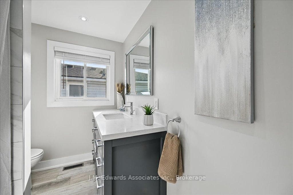 671 Cape Avenue photo 21