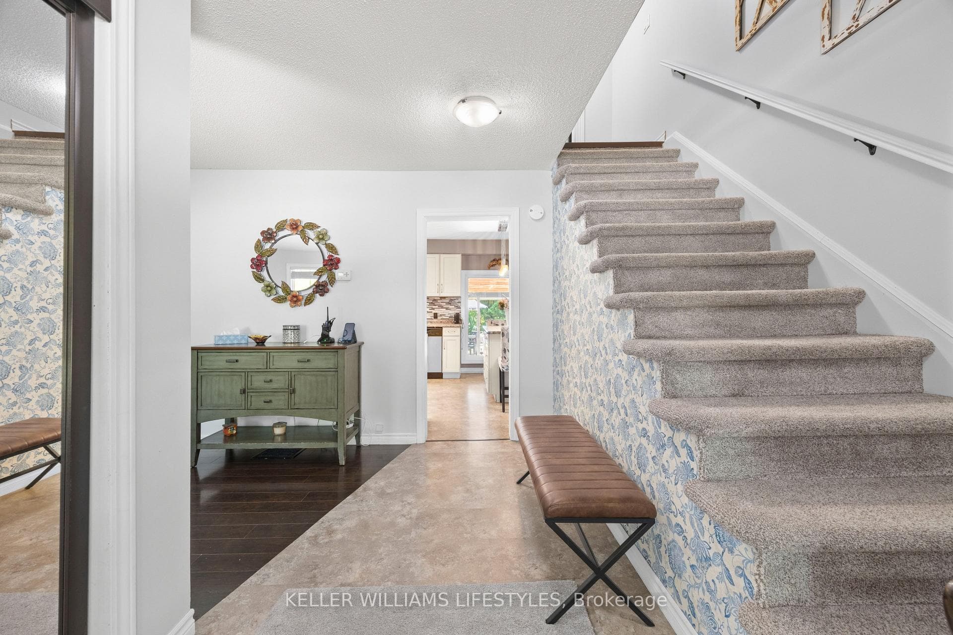 219 Dundas Street photo 7