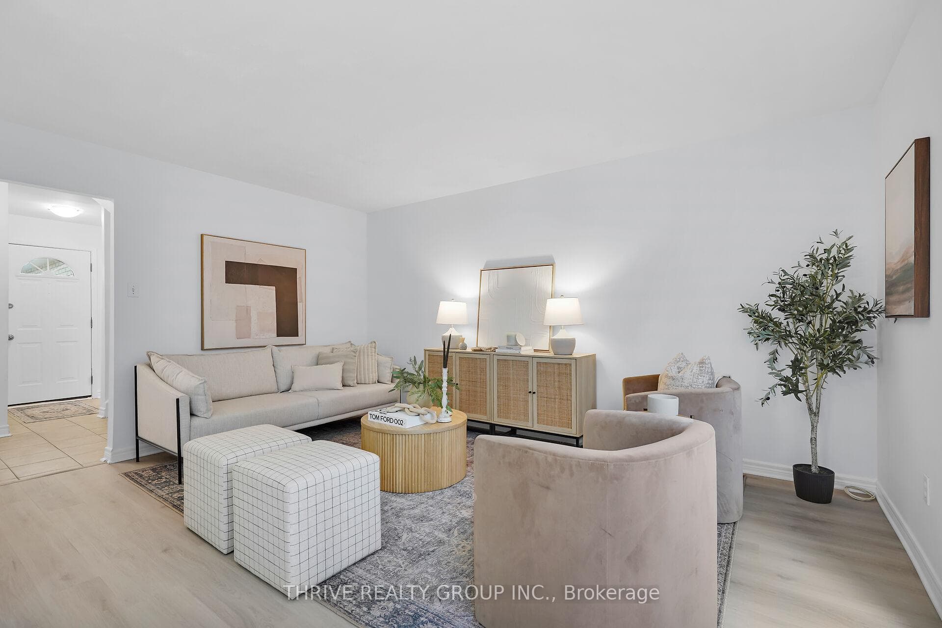 84 VINCENT Crescent photo 5