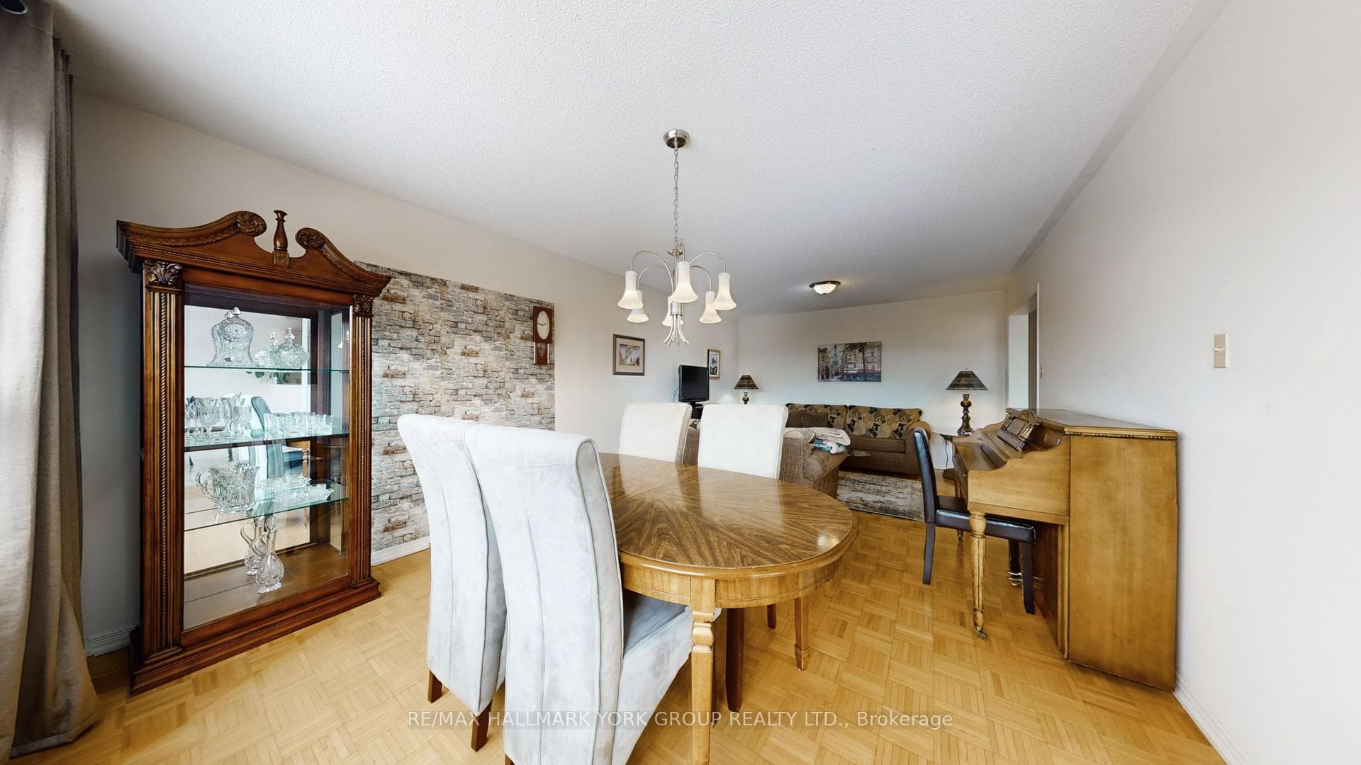 86 Petermann Street photo 10