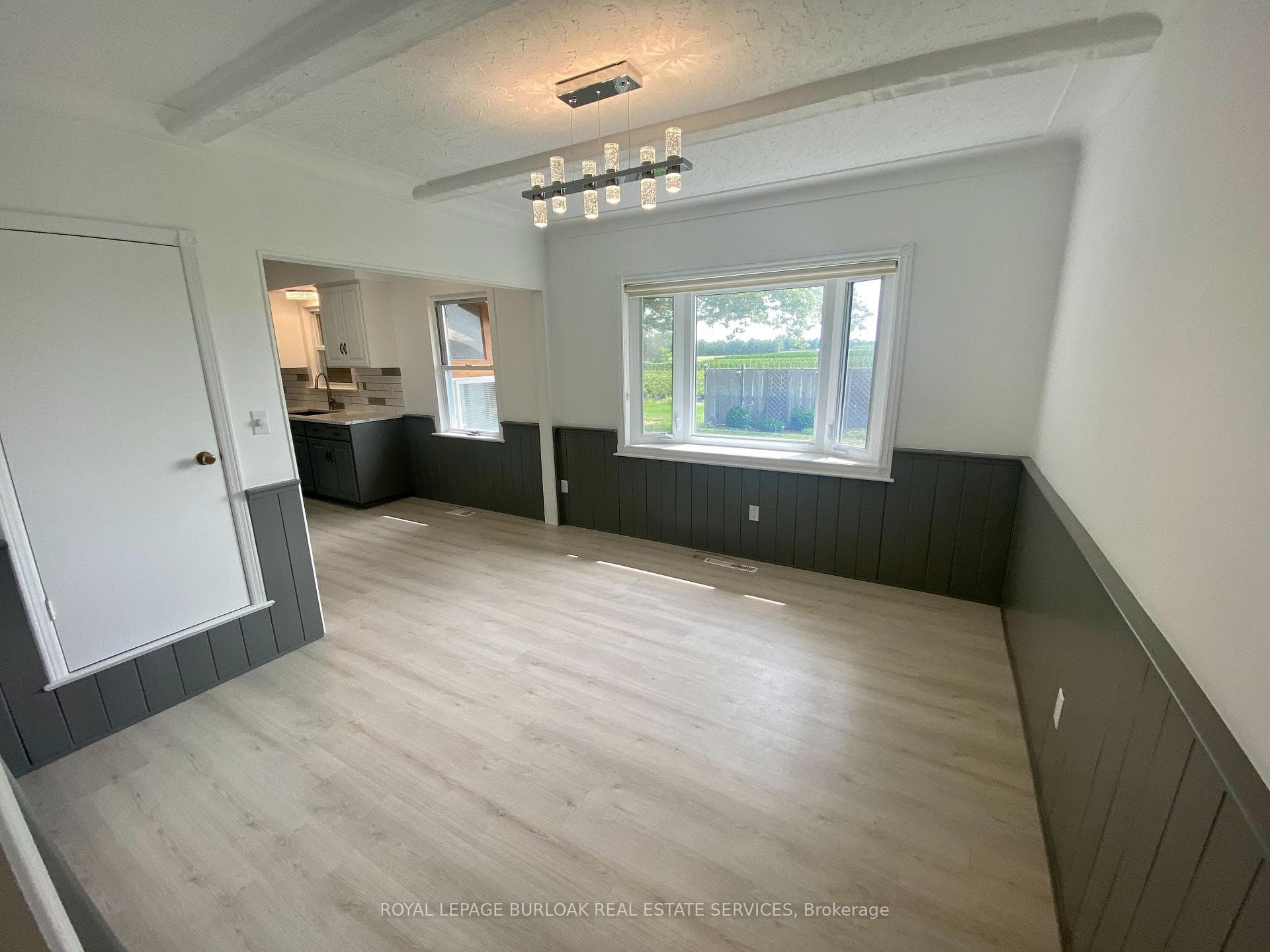 4213 Victoria Avenue photo 12