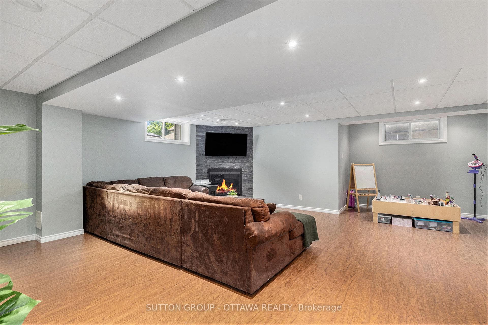 56 Honore Crescent photo 27