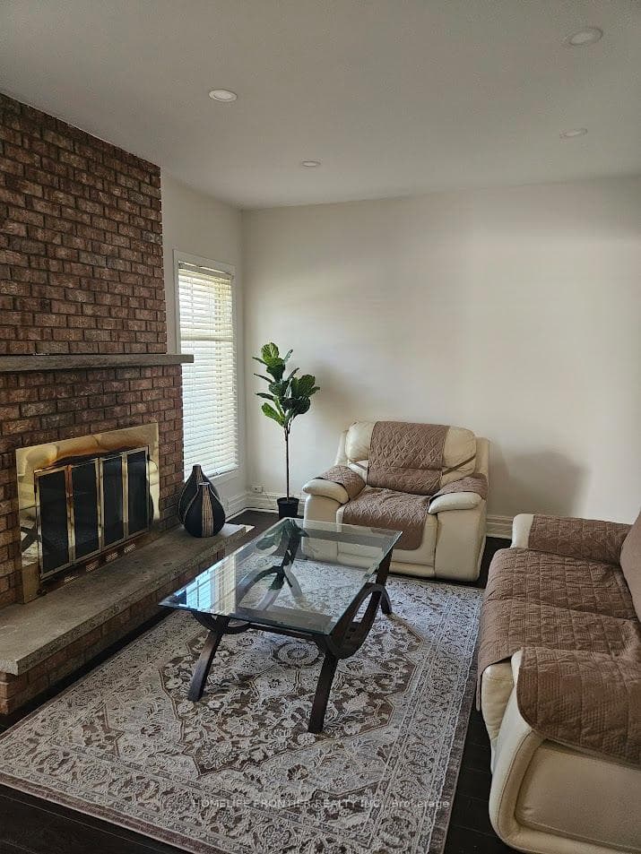 205 Burnett Avenue photo 3
