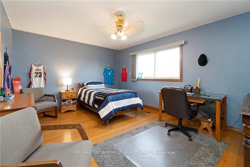 266 Sumach Drive photo 25