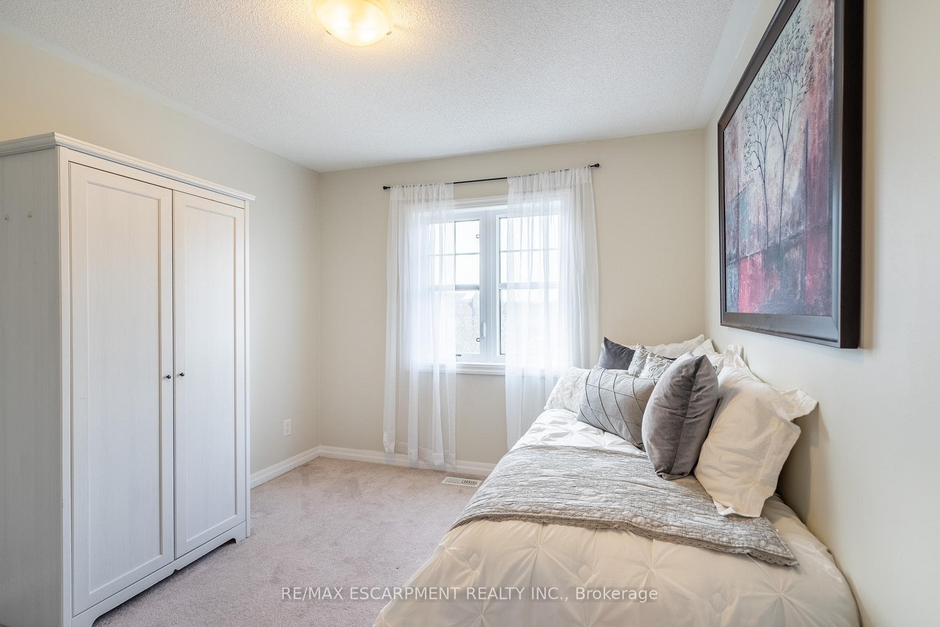 69 Hanson Crescent photo 30