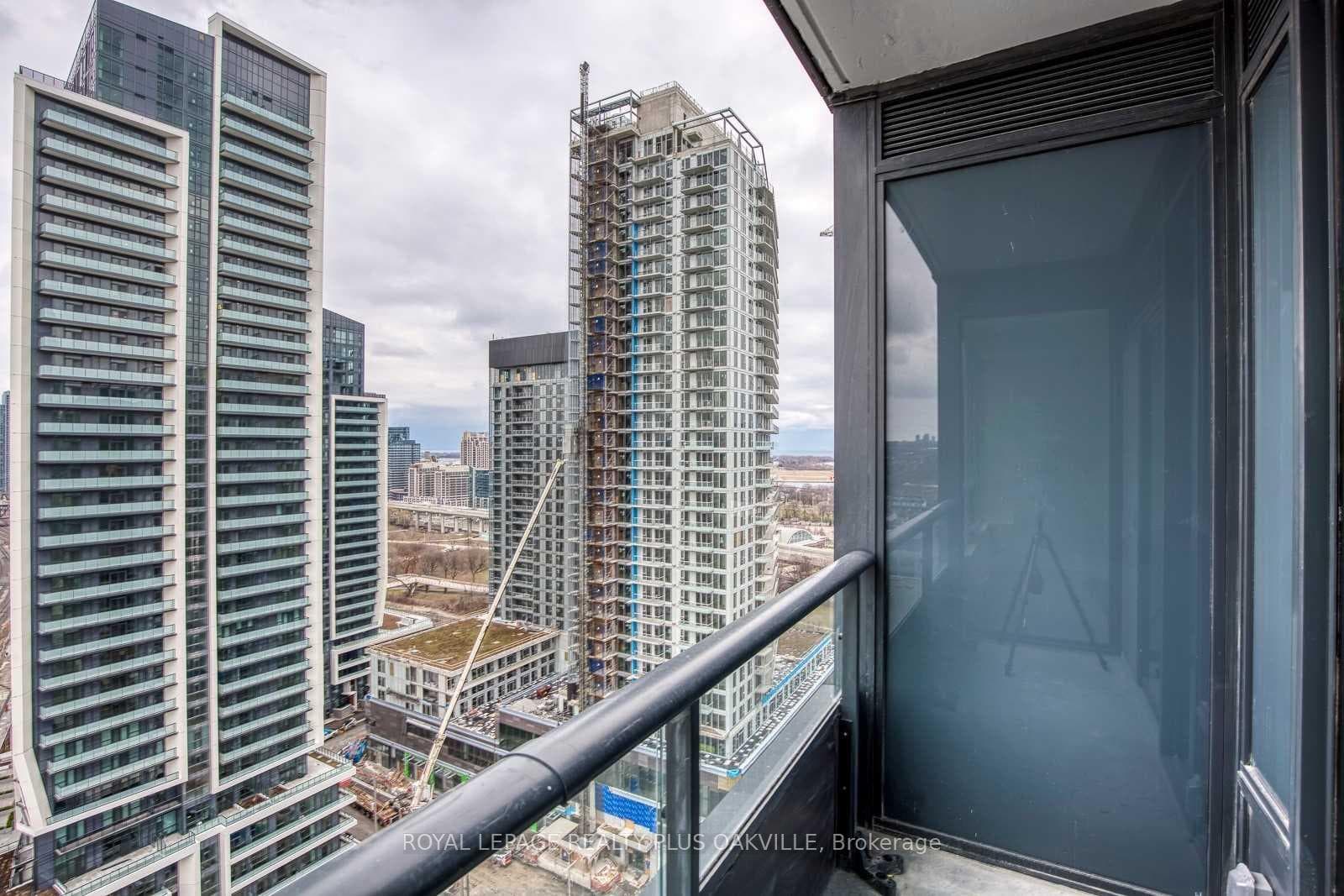 19 Western Battery Road Unit 2320 photo 4