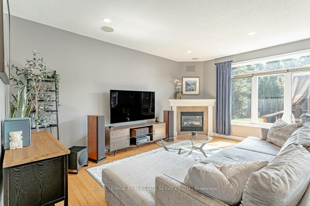 560 Lakeview Drive photo 8
