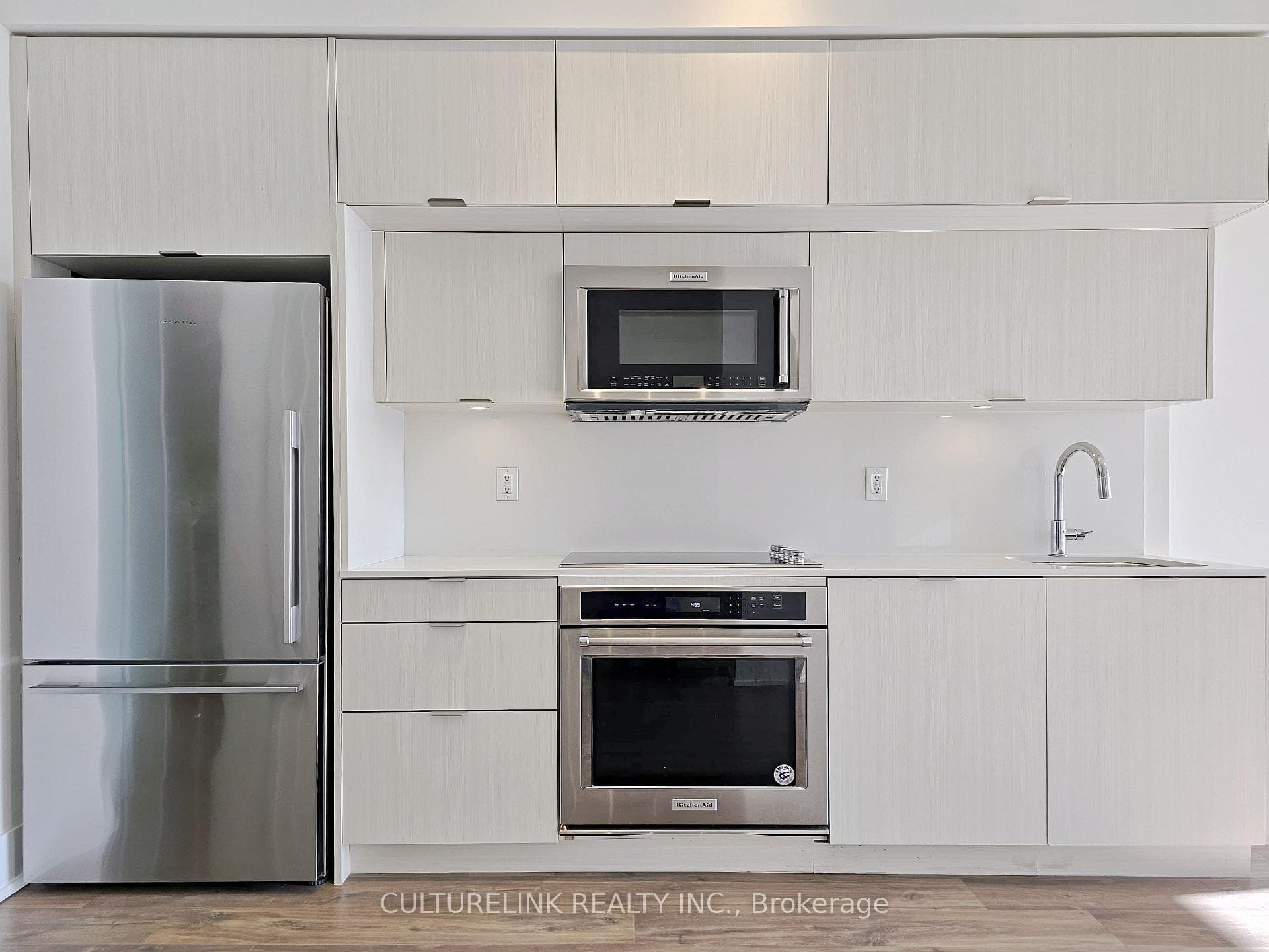 80 Vanauley Street Unit 419 photo 4