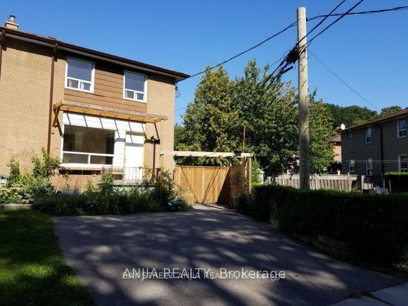 5 Sun Valley Drive photo 1