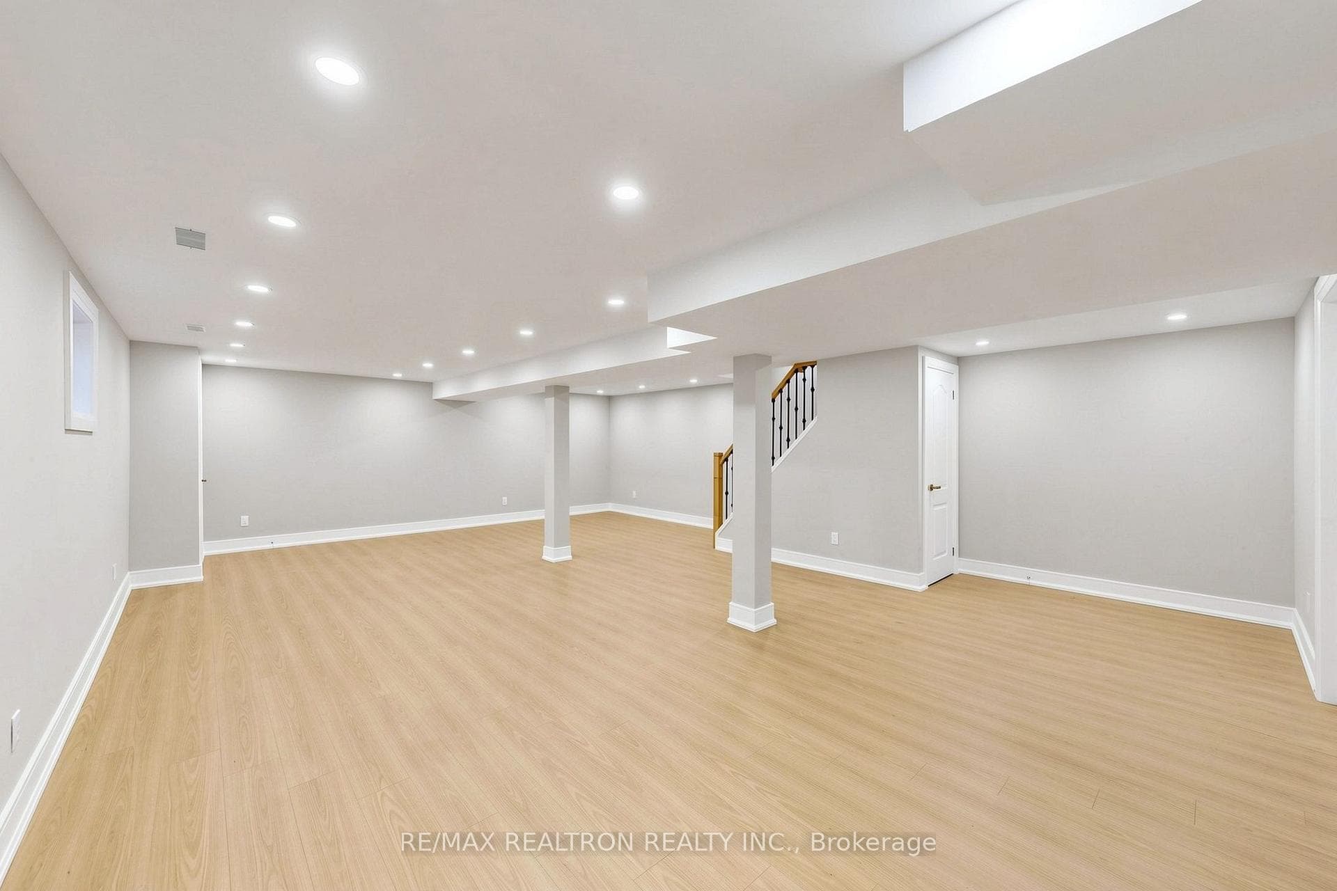 75 Pringle Avenue photo 39