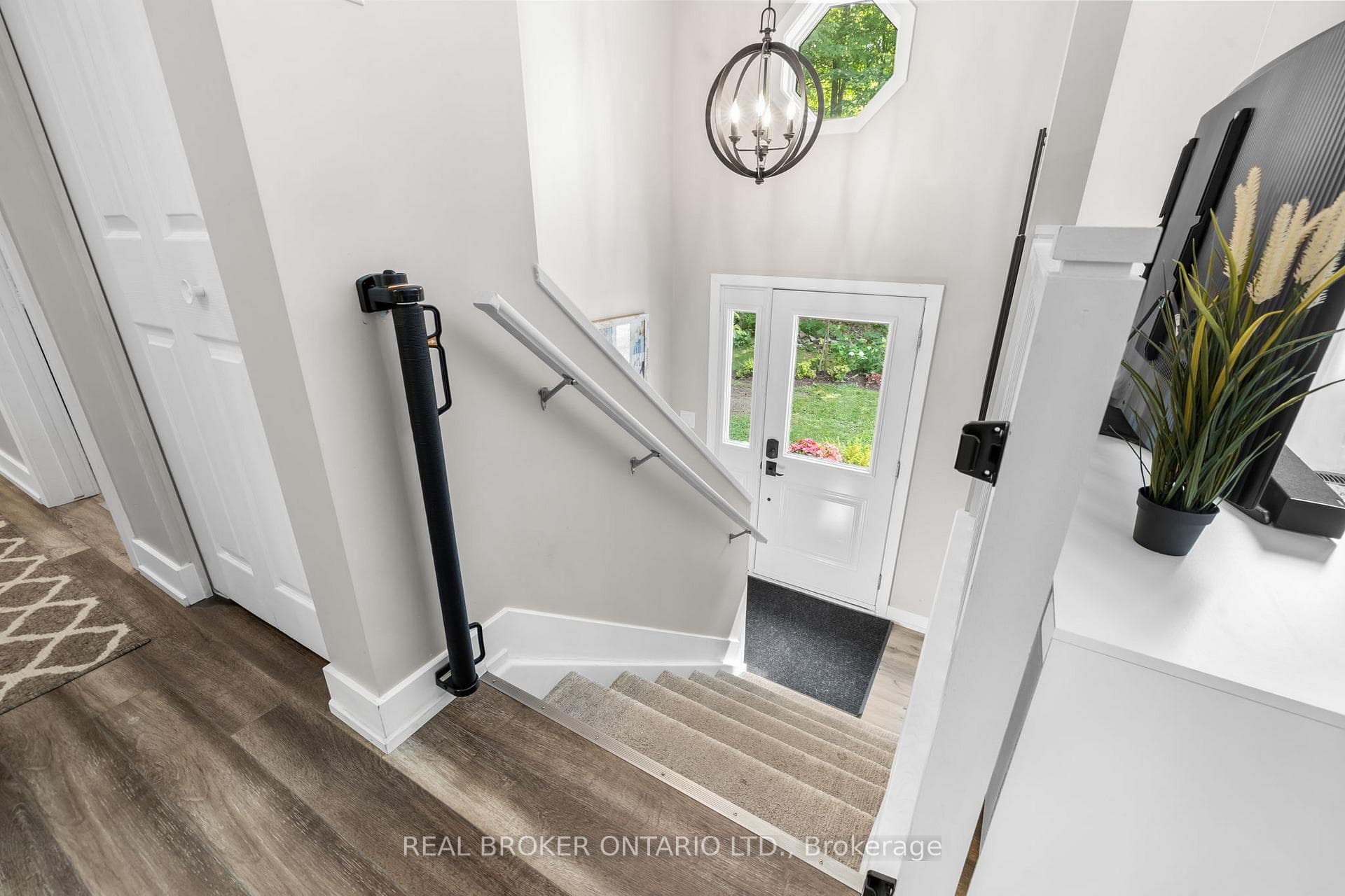 804 Darling Road photo 3