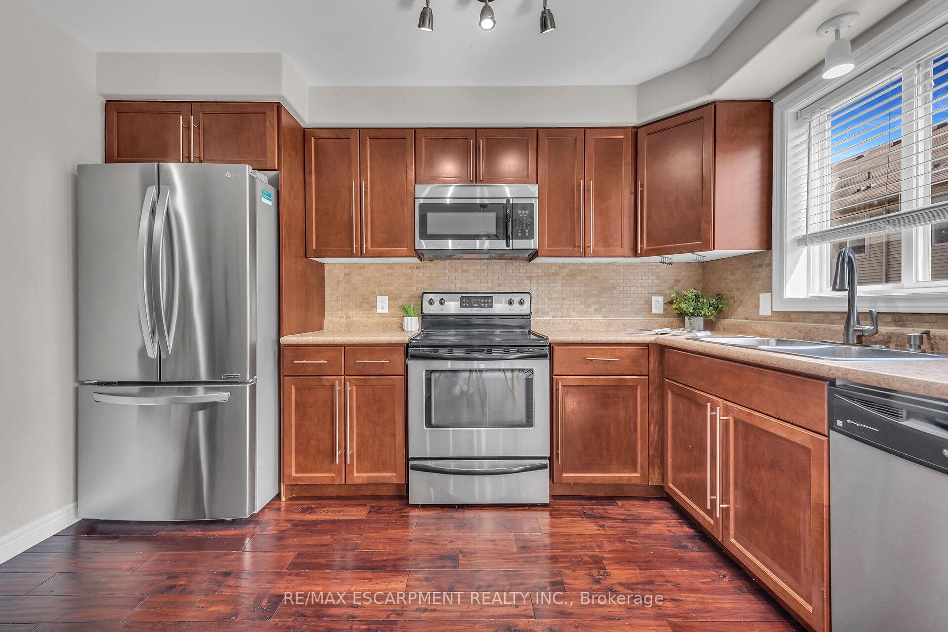 43 Viking Drive photo 6