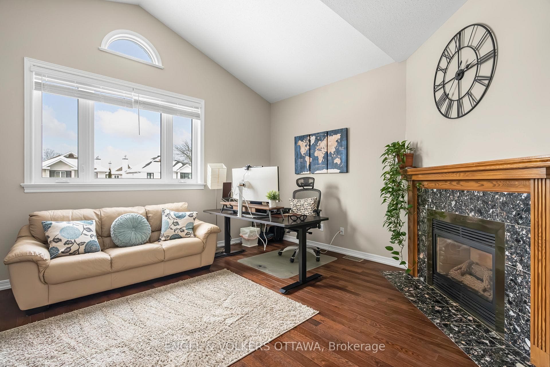 36 Newborough Crescent photo 17