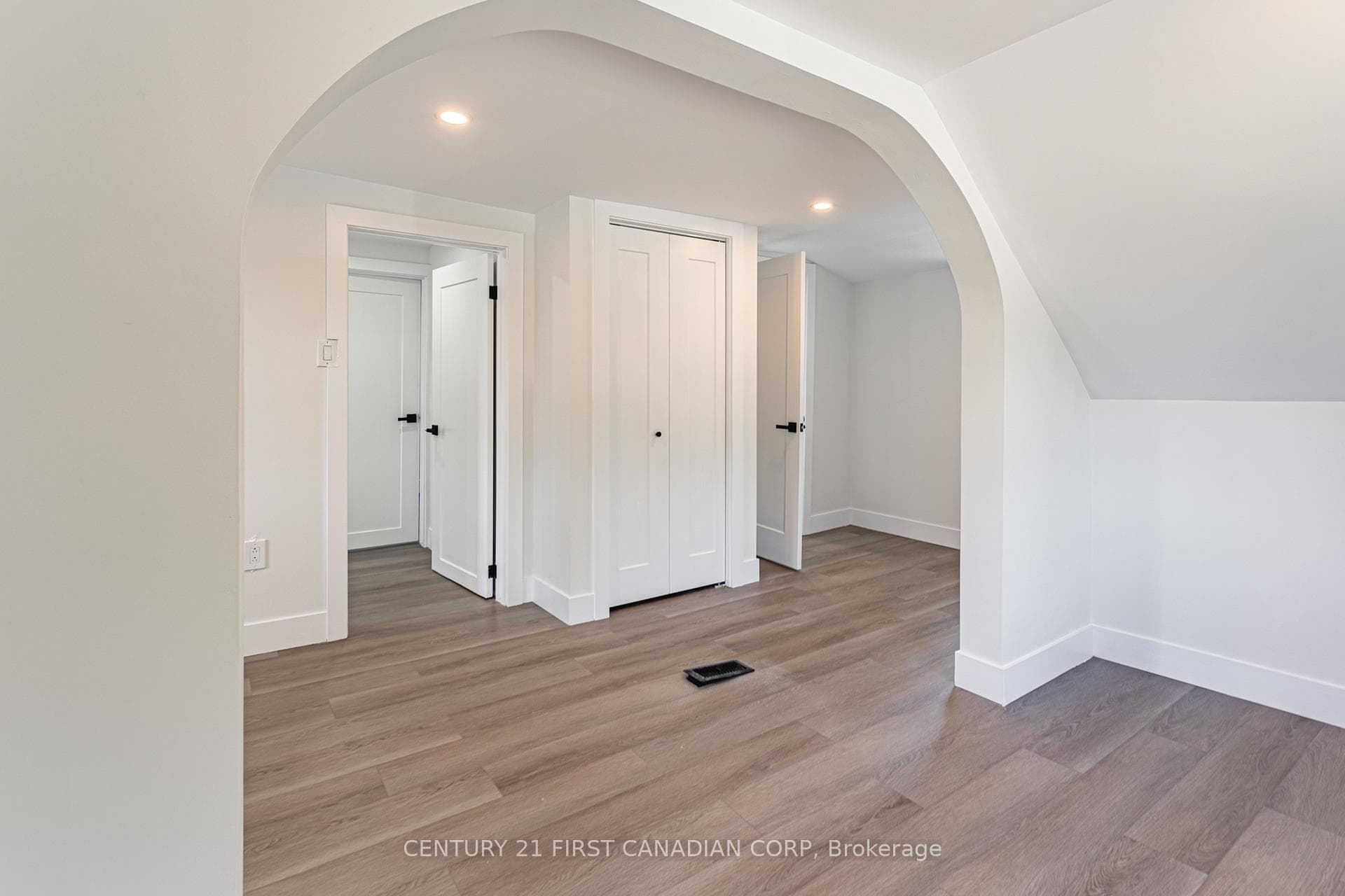 138 Sutton Street photo 26