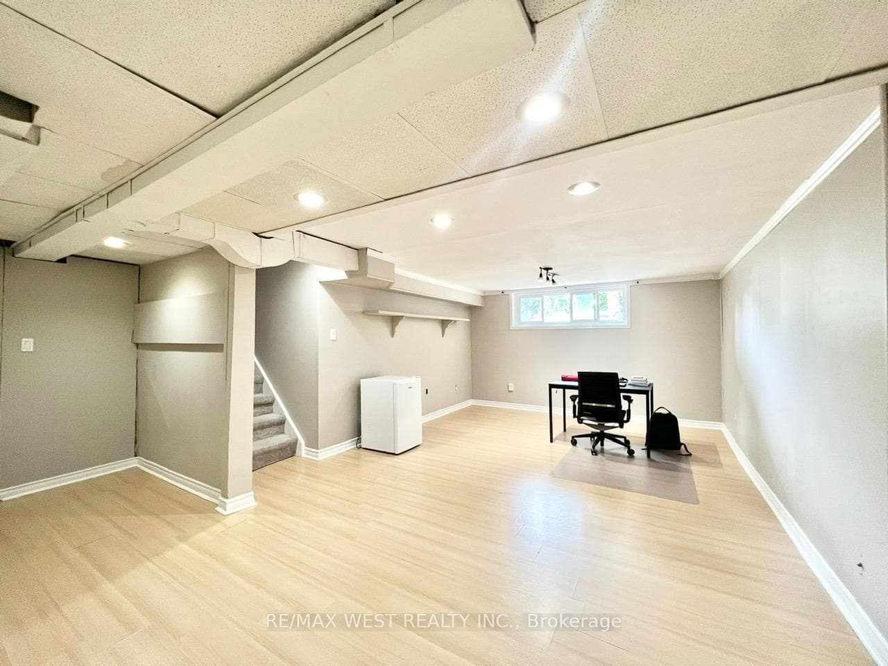 128 Roser Crescent photo 24
