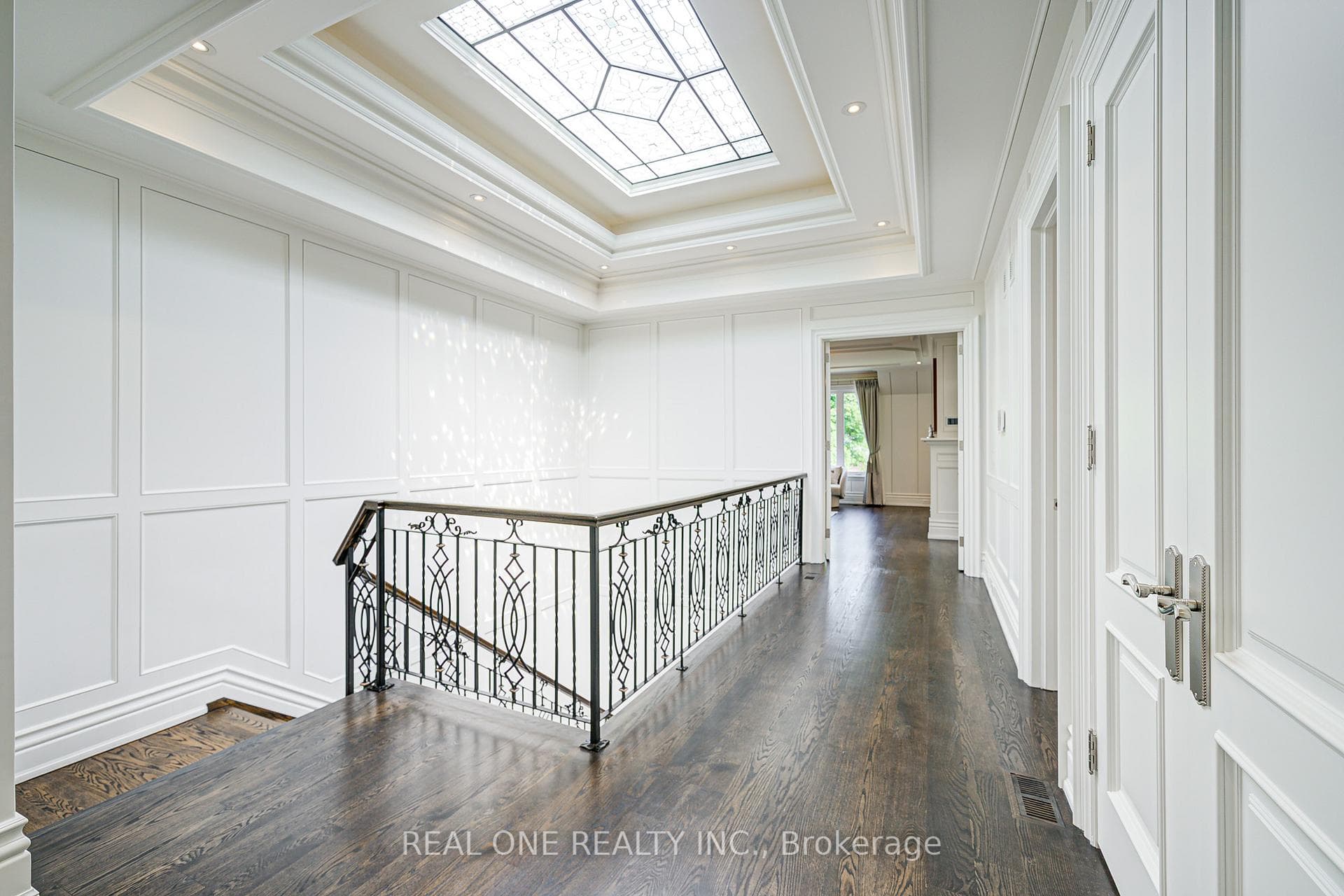 352 Byng Avenue photo 22