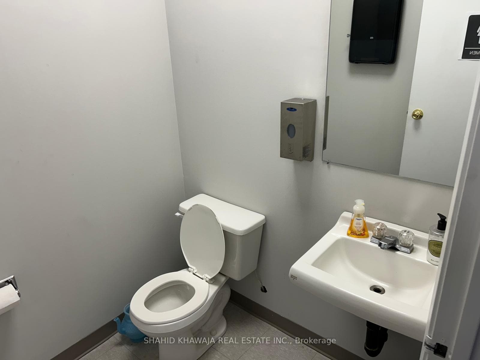 4060 Ridgeway Drive Unit 4 photo 16