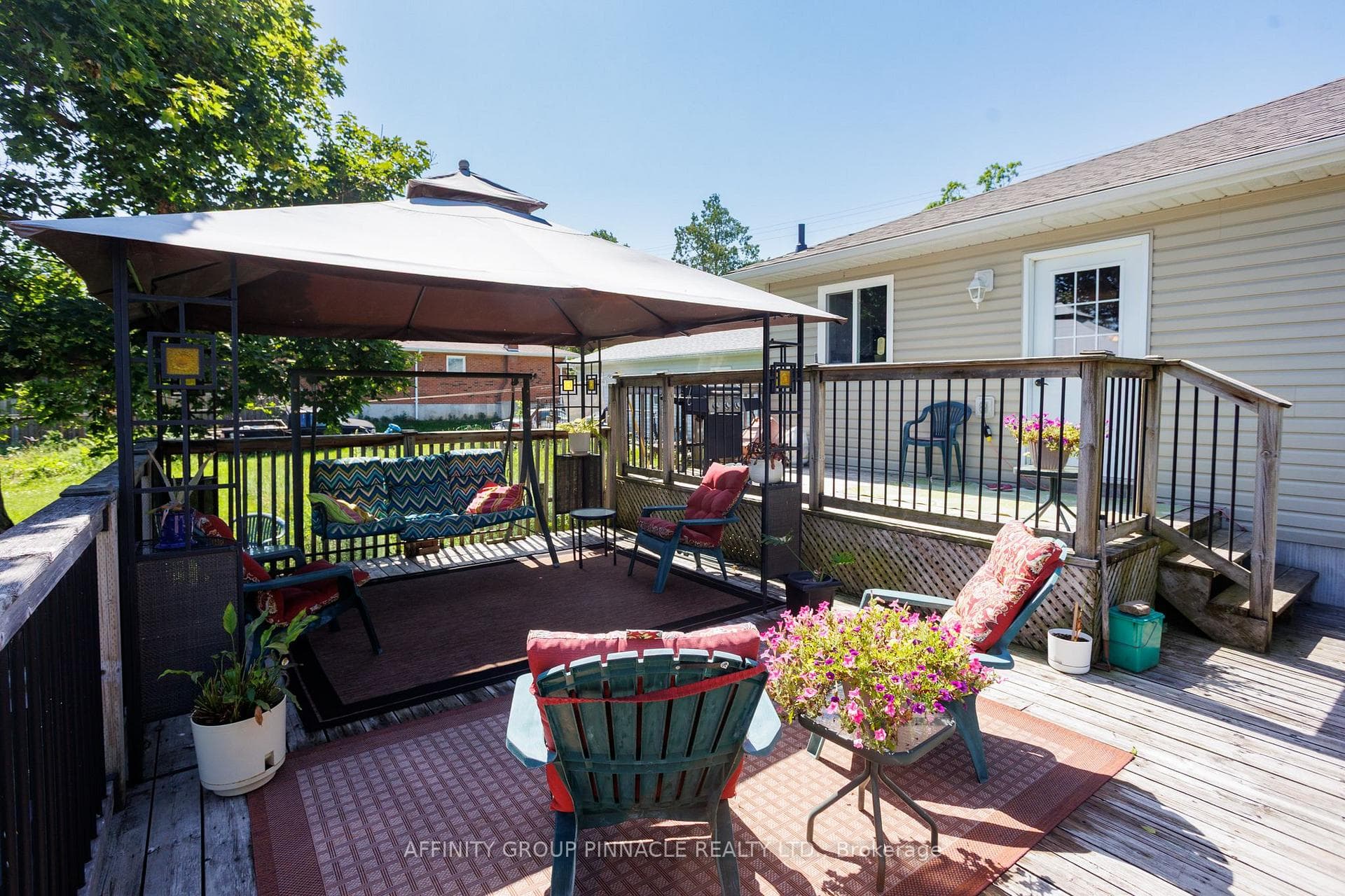 476 Bay Street photo 31