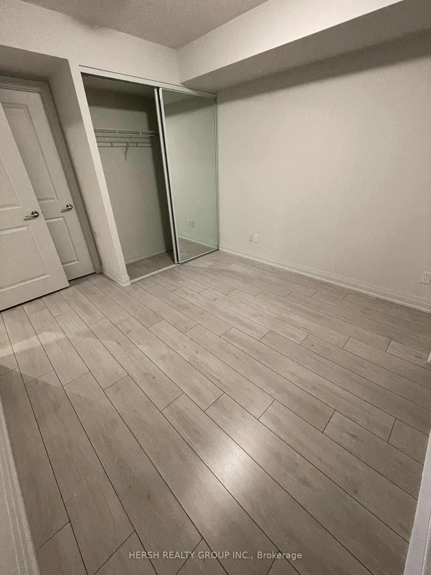 20 Meadowglen Place Unit 1810 photo 12