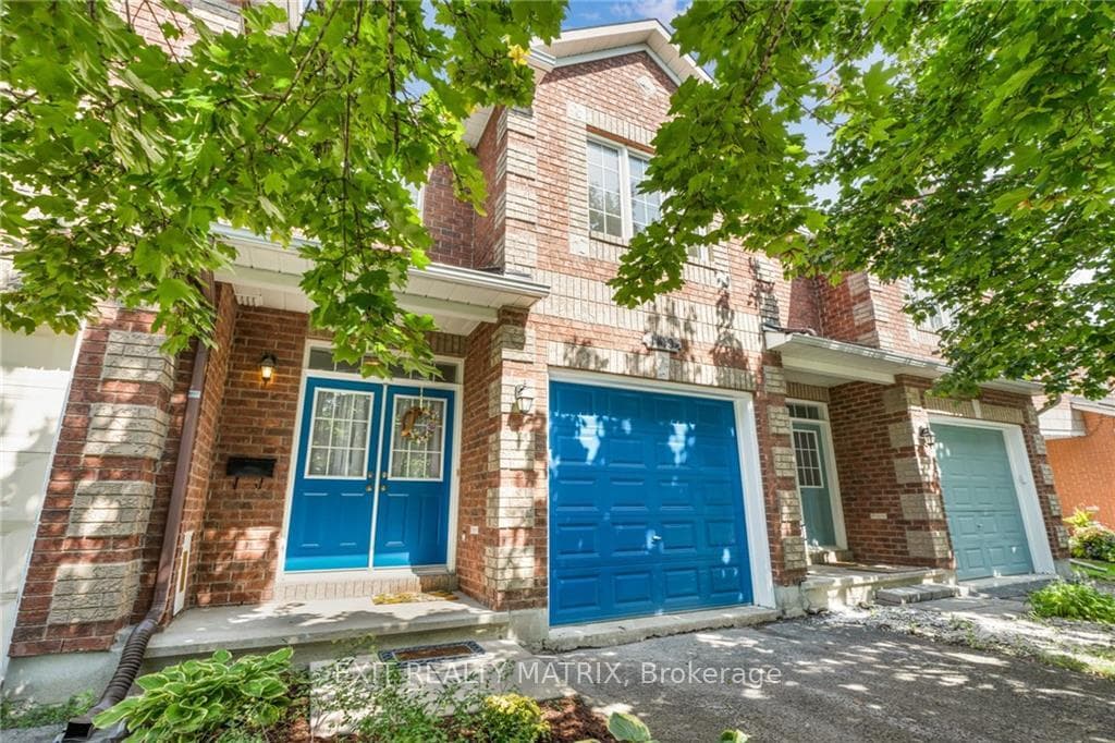 1119 BRASSEUR Crescent photo 1