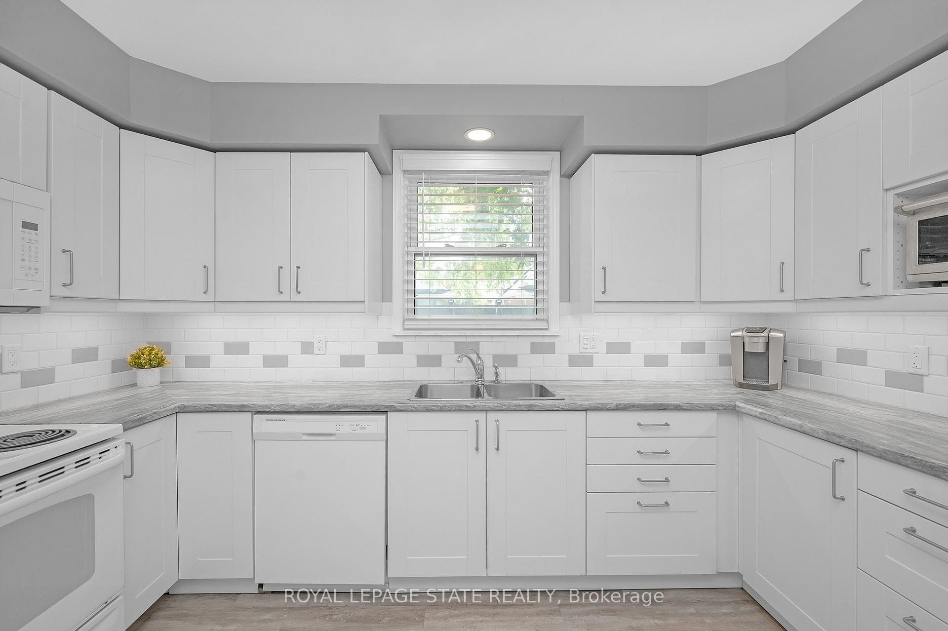 190 Crosthwaite Avenue photo 8