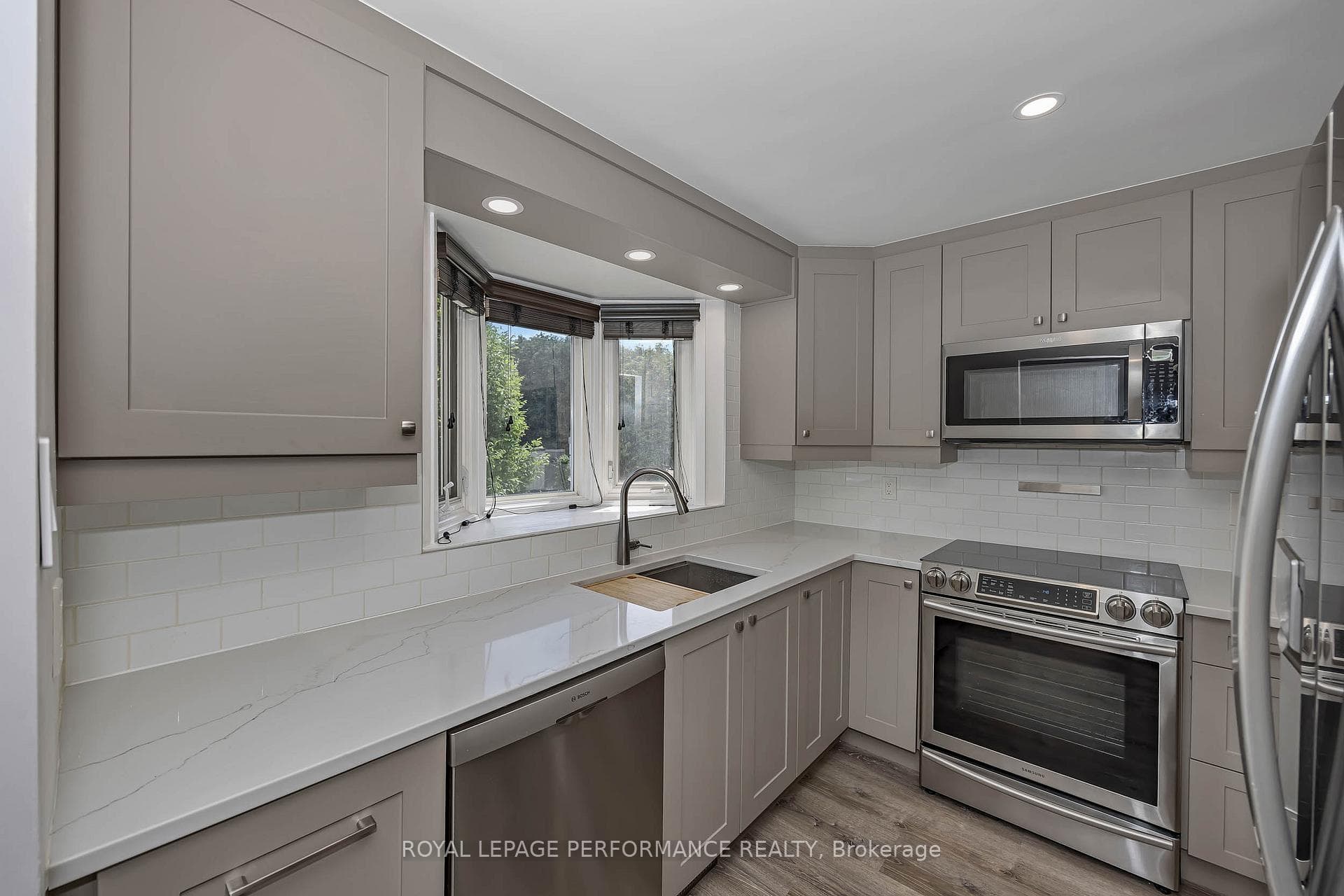 1780 Lamoureux Drive Unit A photo 3