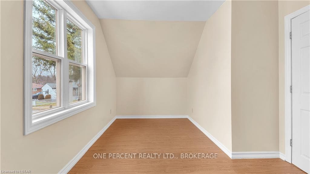 83 SANDERS Street photo 24
