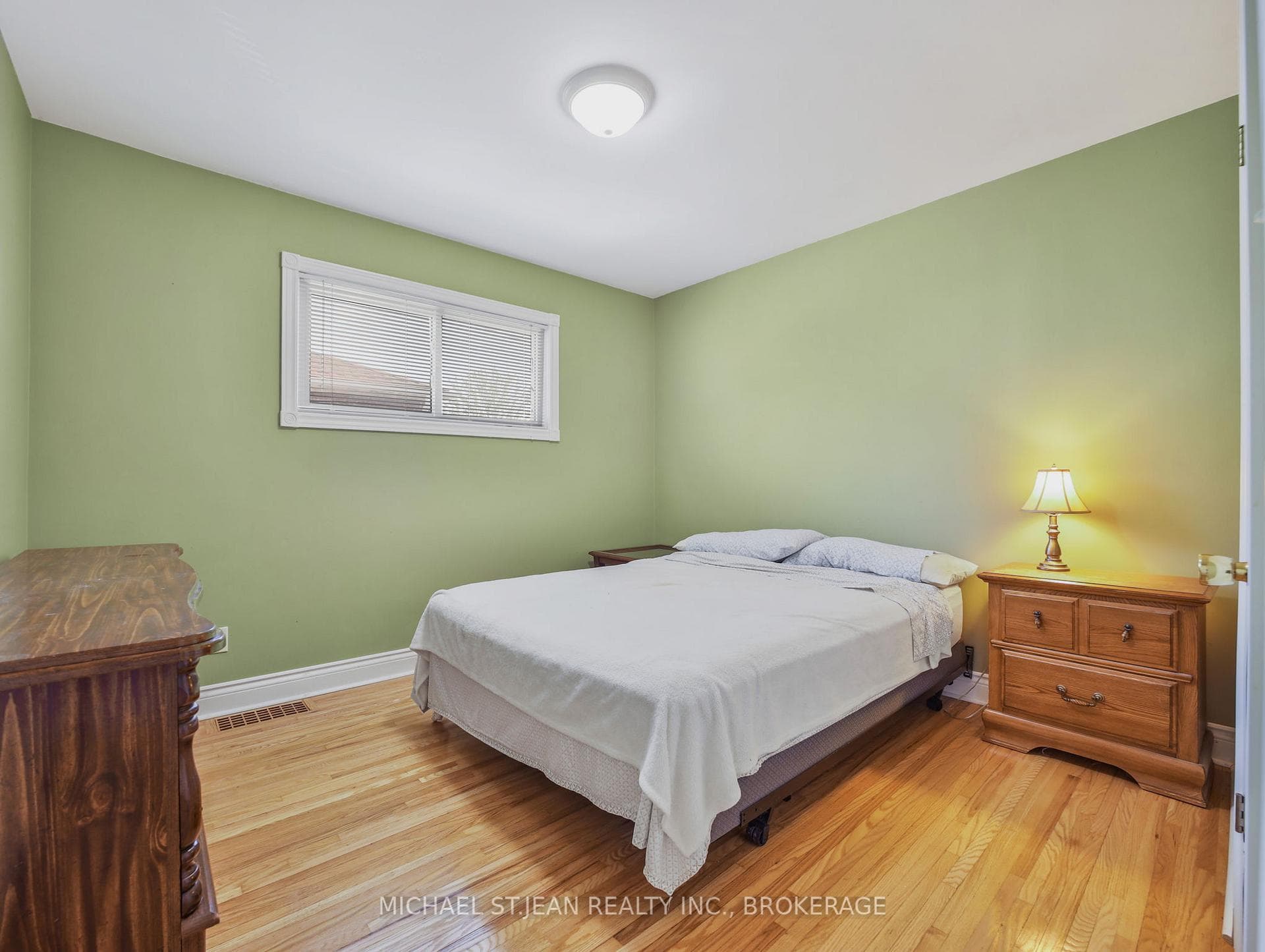 333 East 33rd Street photo 23