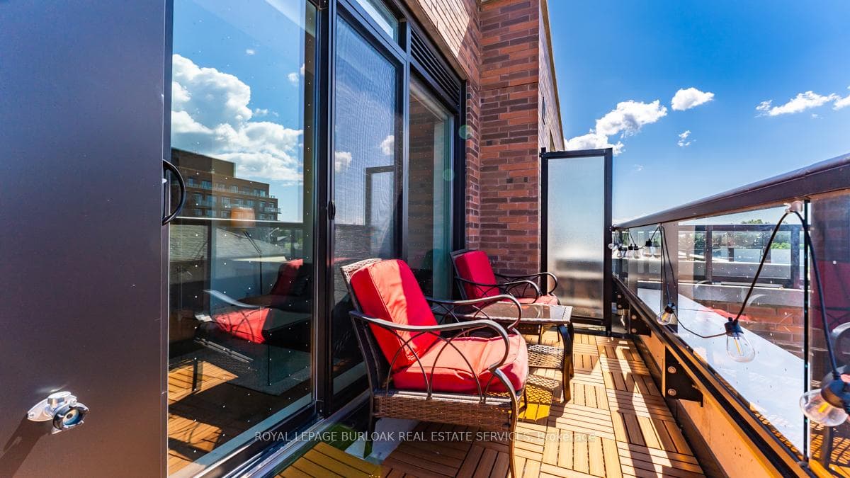 25 Malcolm Road Unit 410 photo 18