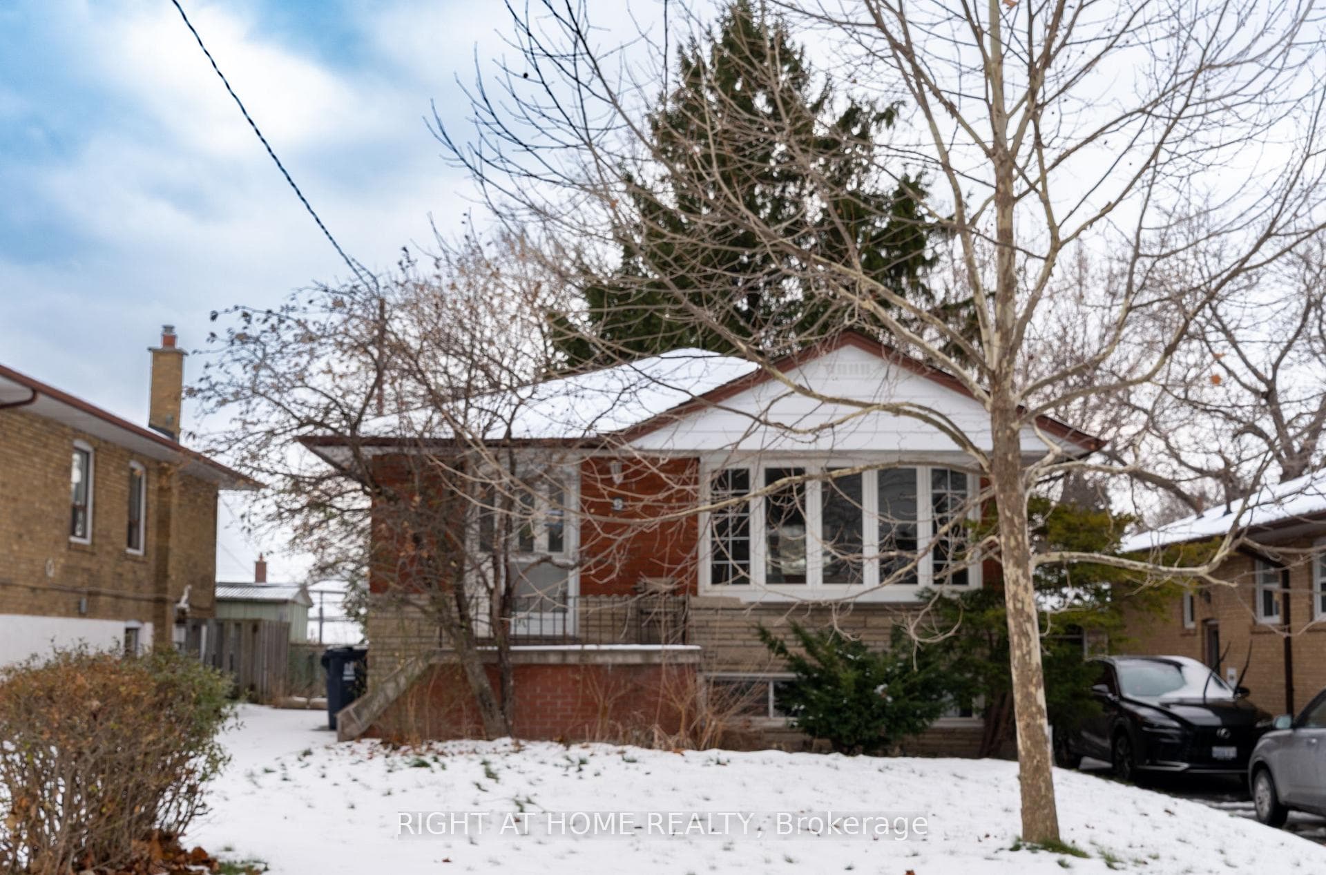 9 Sylla Avenue Unit Upper photo 1