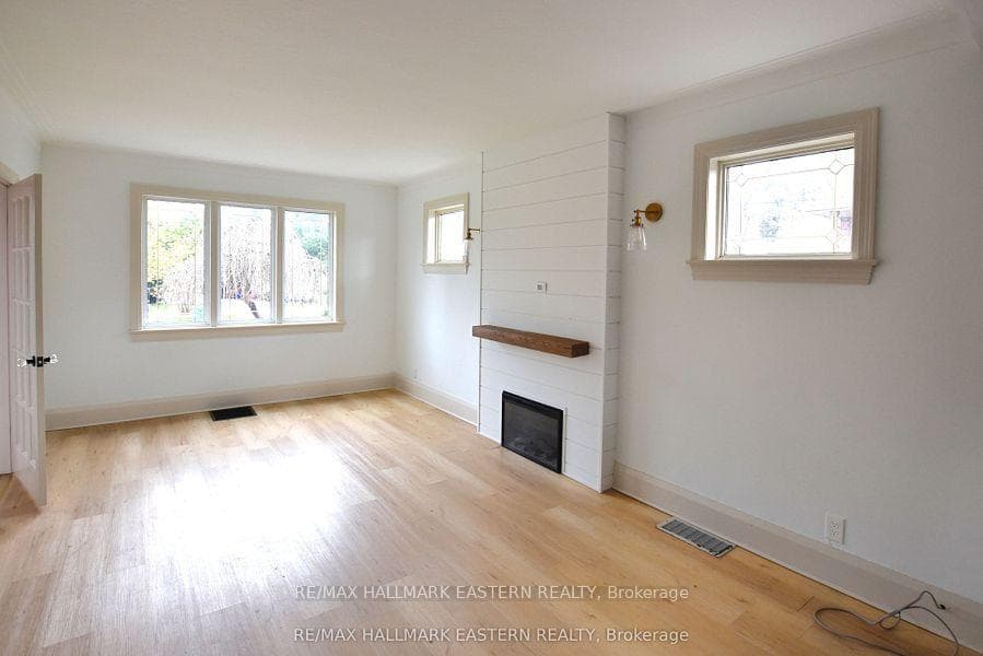 269 Aberdeen Avenue photo 5