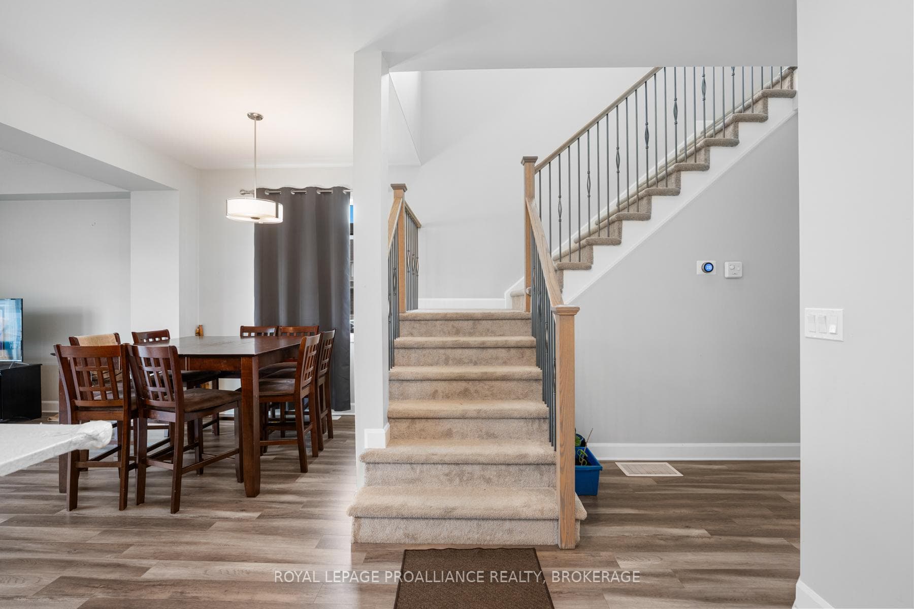1519 Davenport Crescent photo 19