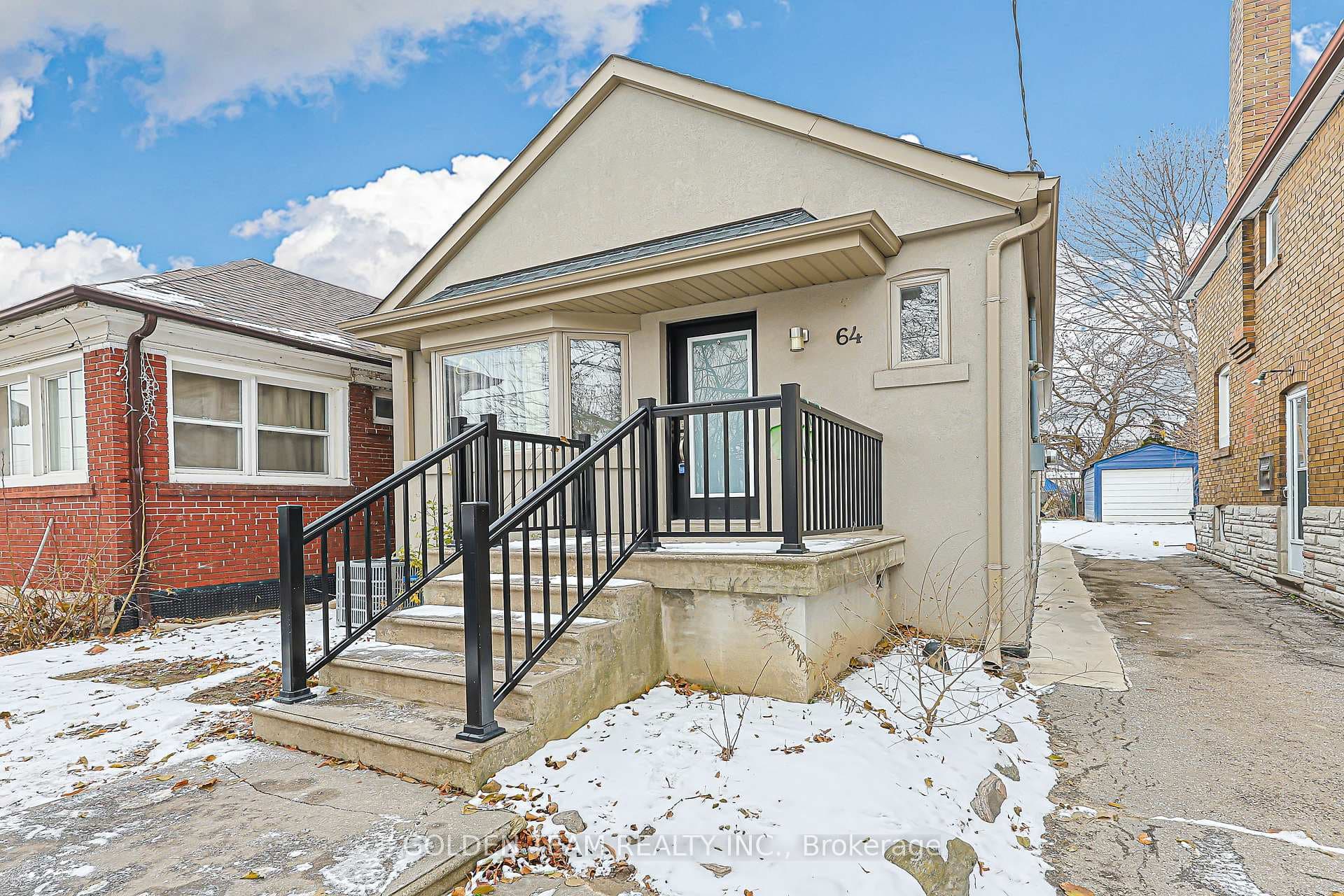 64 Bowie Avenue photo 2