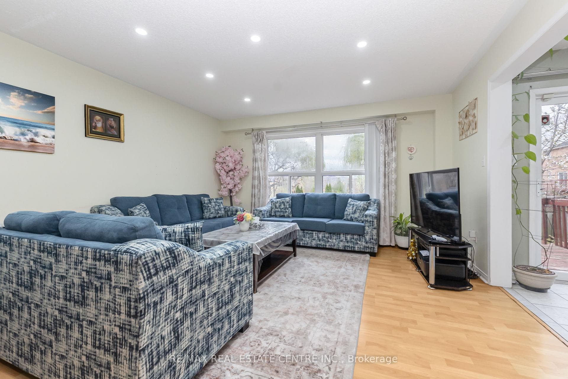 270 Edenbrook Hill Drive photo 15