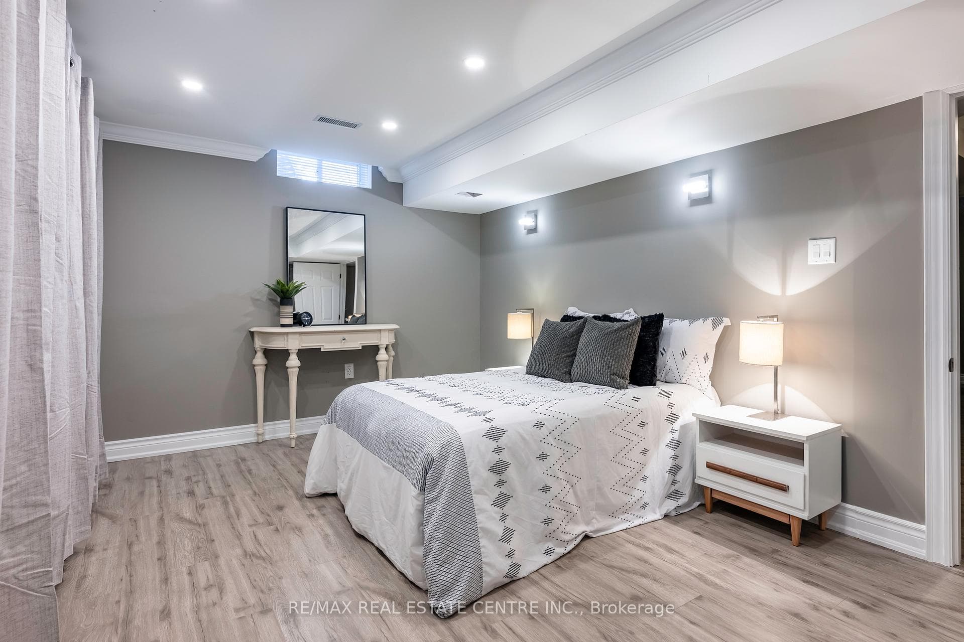 101 Kenpark Avenue photo 43