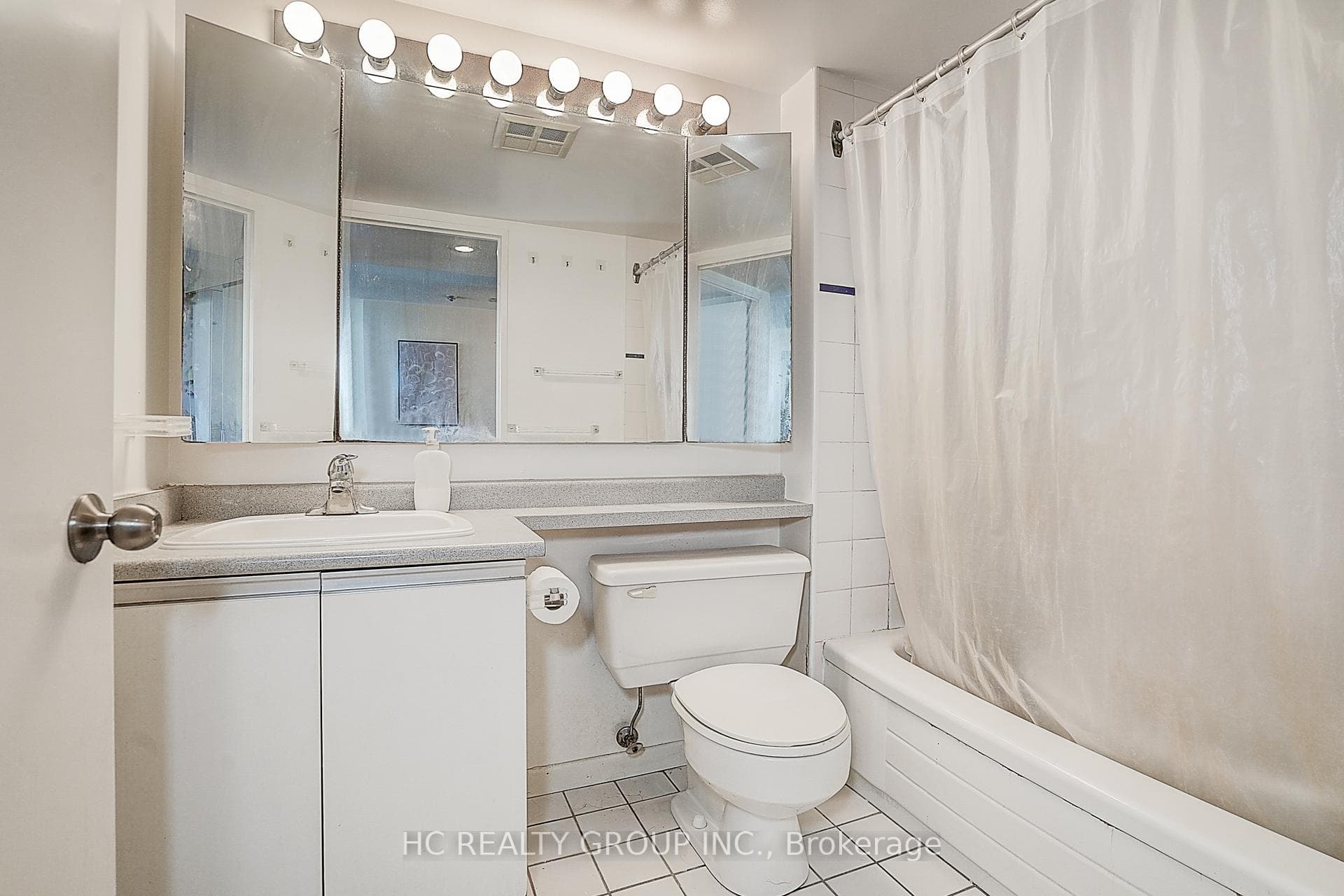 21 Overlea Boulevard Unit 1602 photo 16