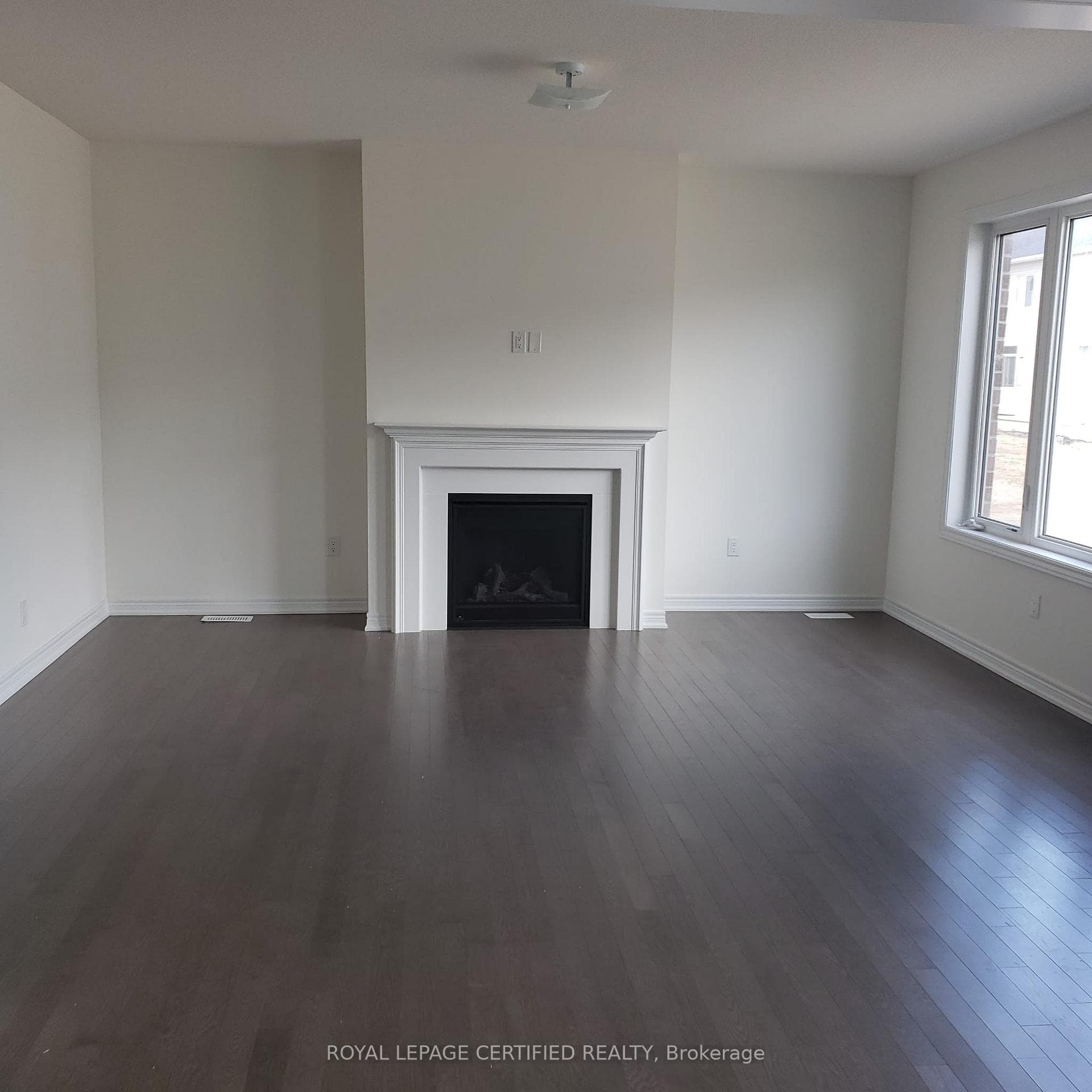 569 Red Elm Road photo 9