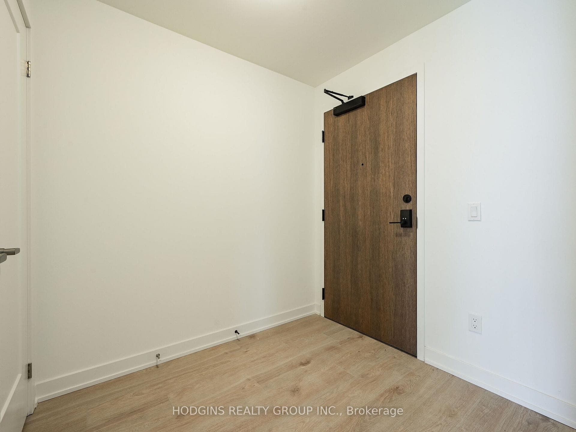 1035 Southdown Road Unit 1404 photo 4