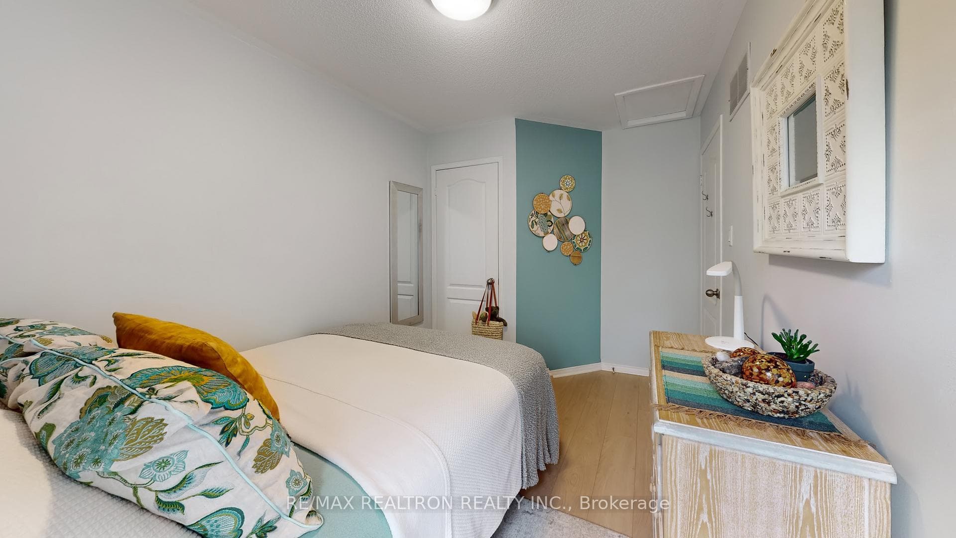 18 Evelyn Buck Lane photo 19
