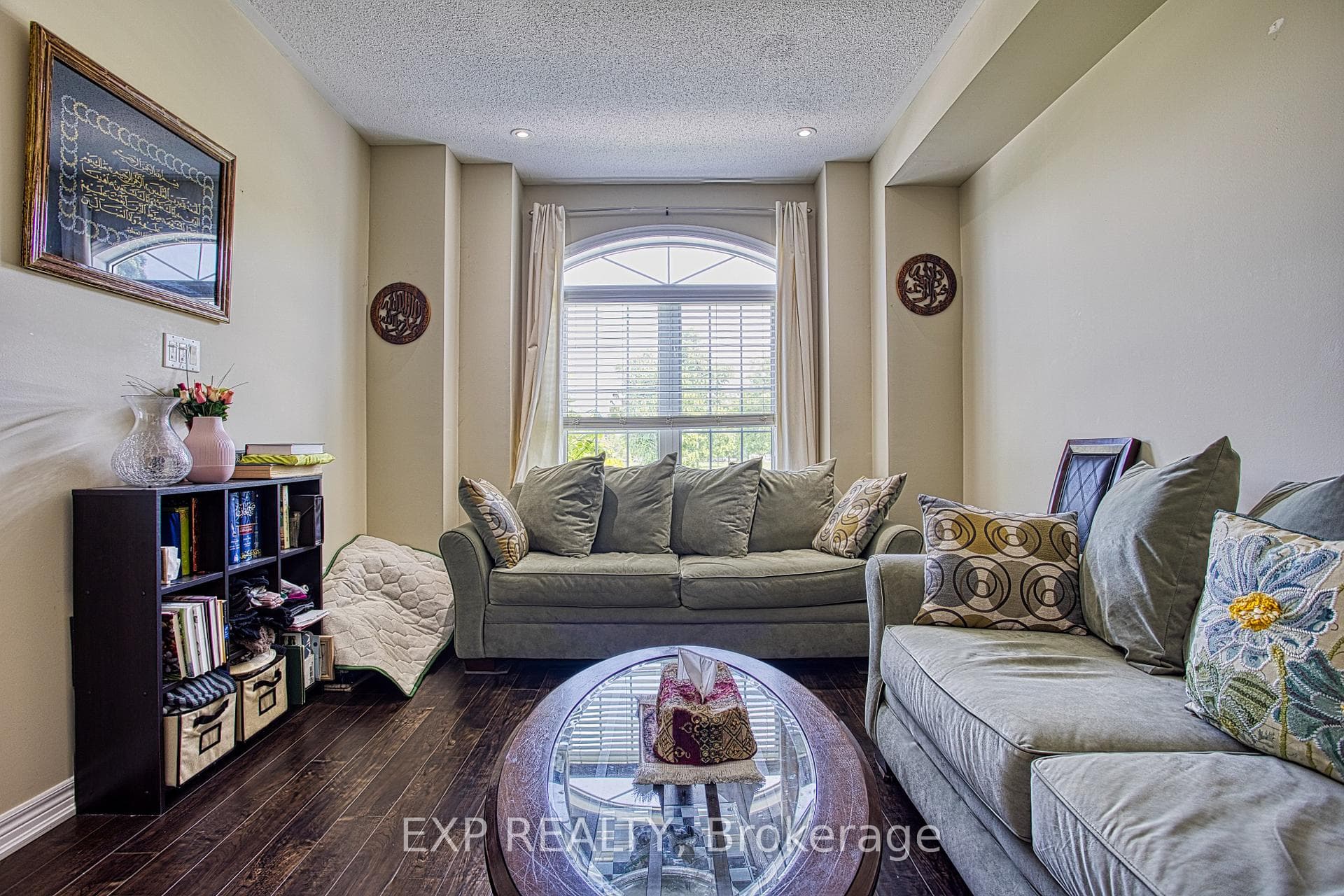 206 Springstead Avenue photo 5