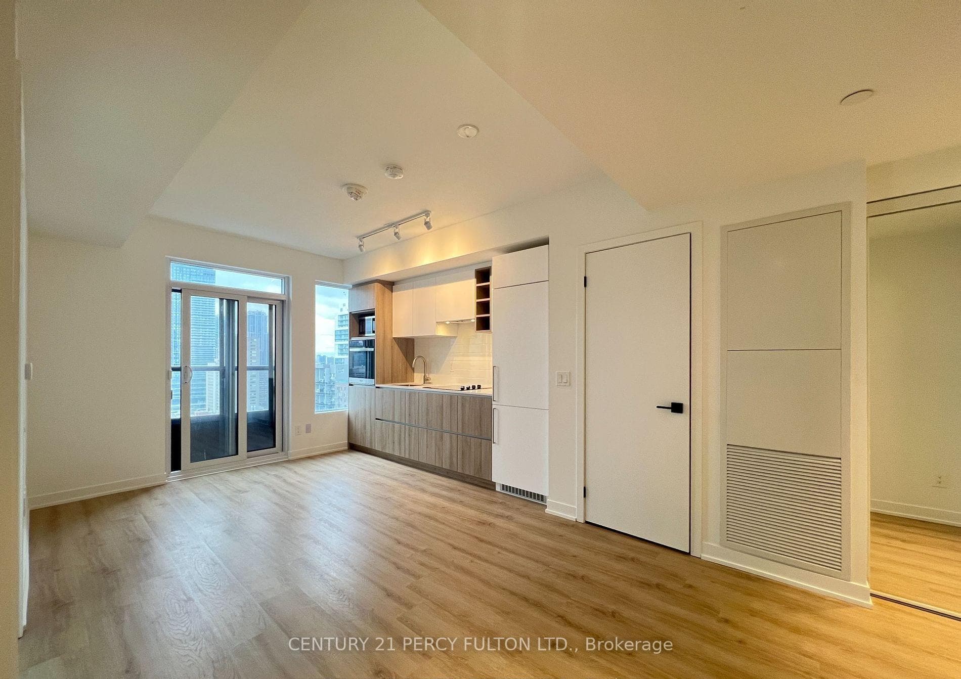 319 Jarvis Street Unit 3603 photo 4