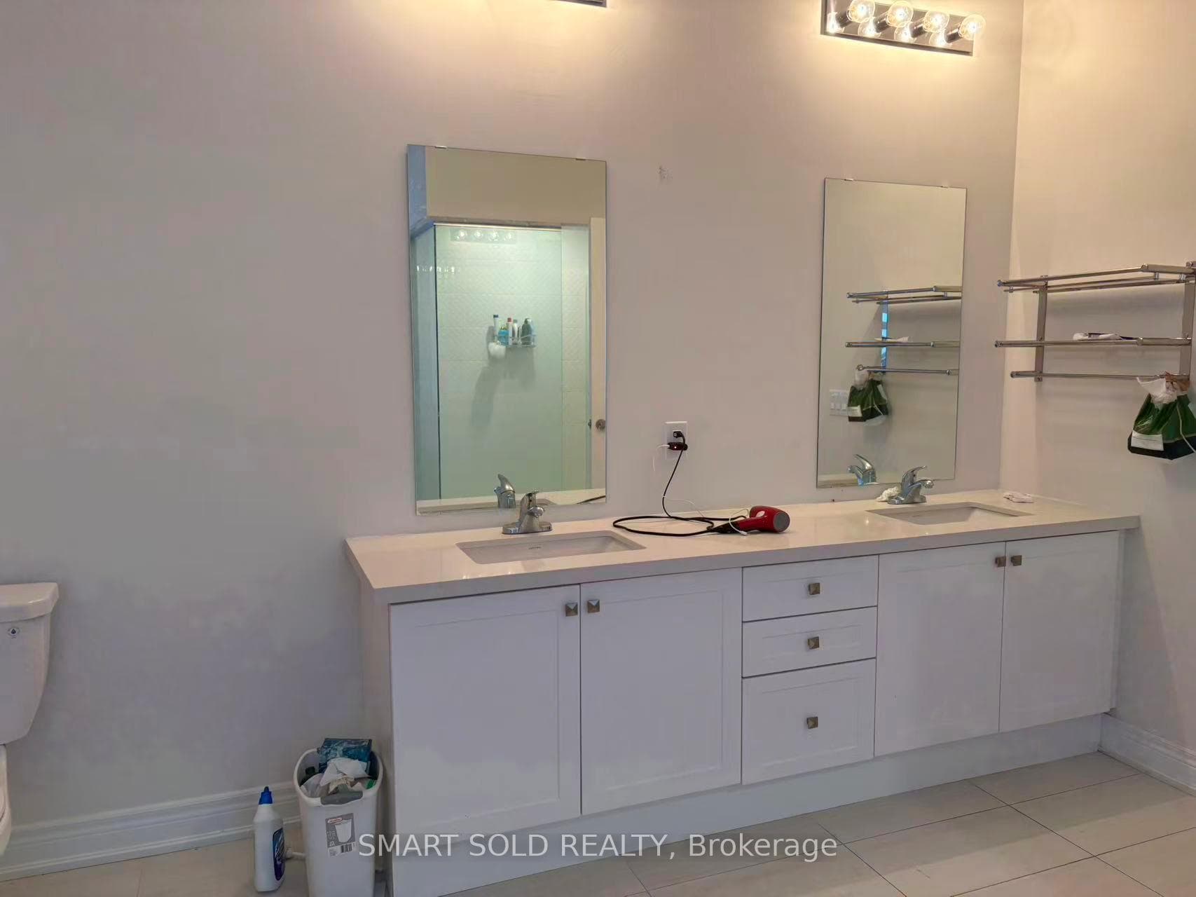 379 Seaview Heights photo 37