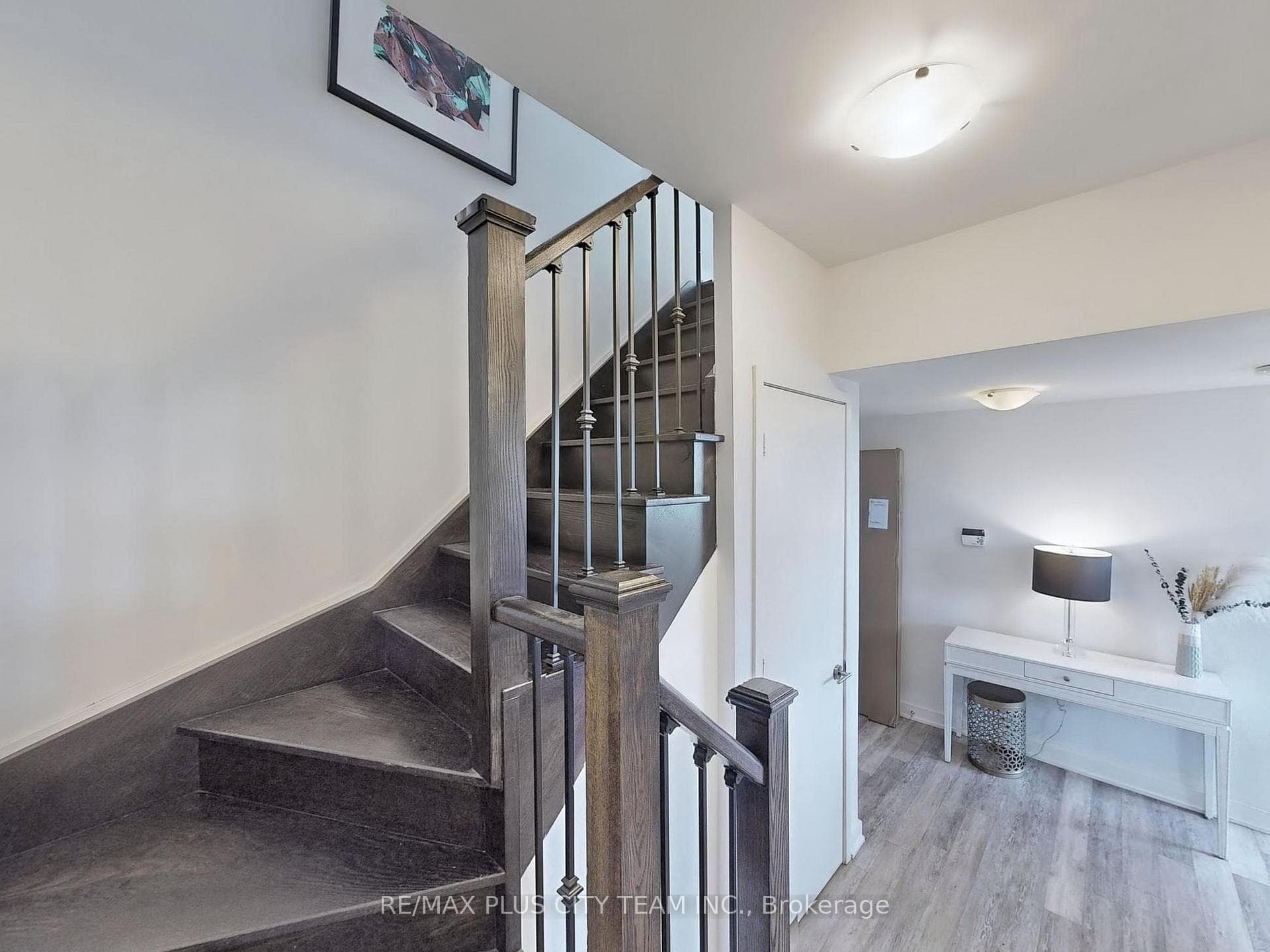 106 Dovercourt Road Unit 807 photo 18