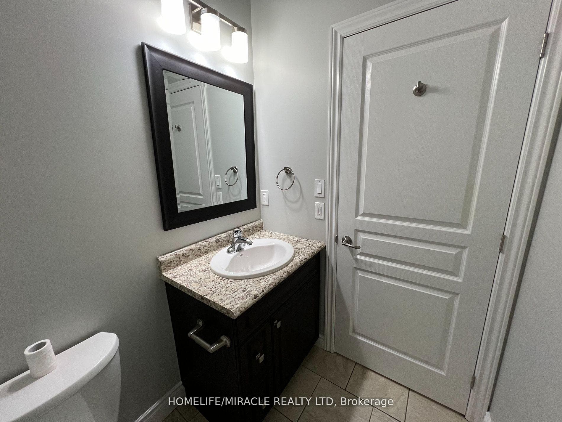 29 LEDGEROCK Court photo 17