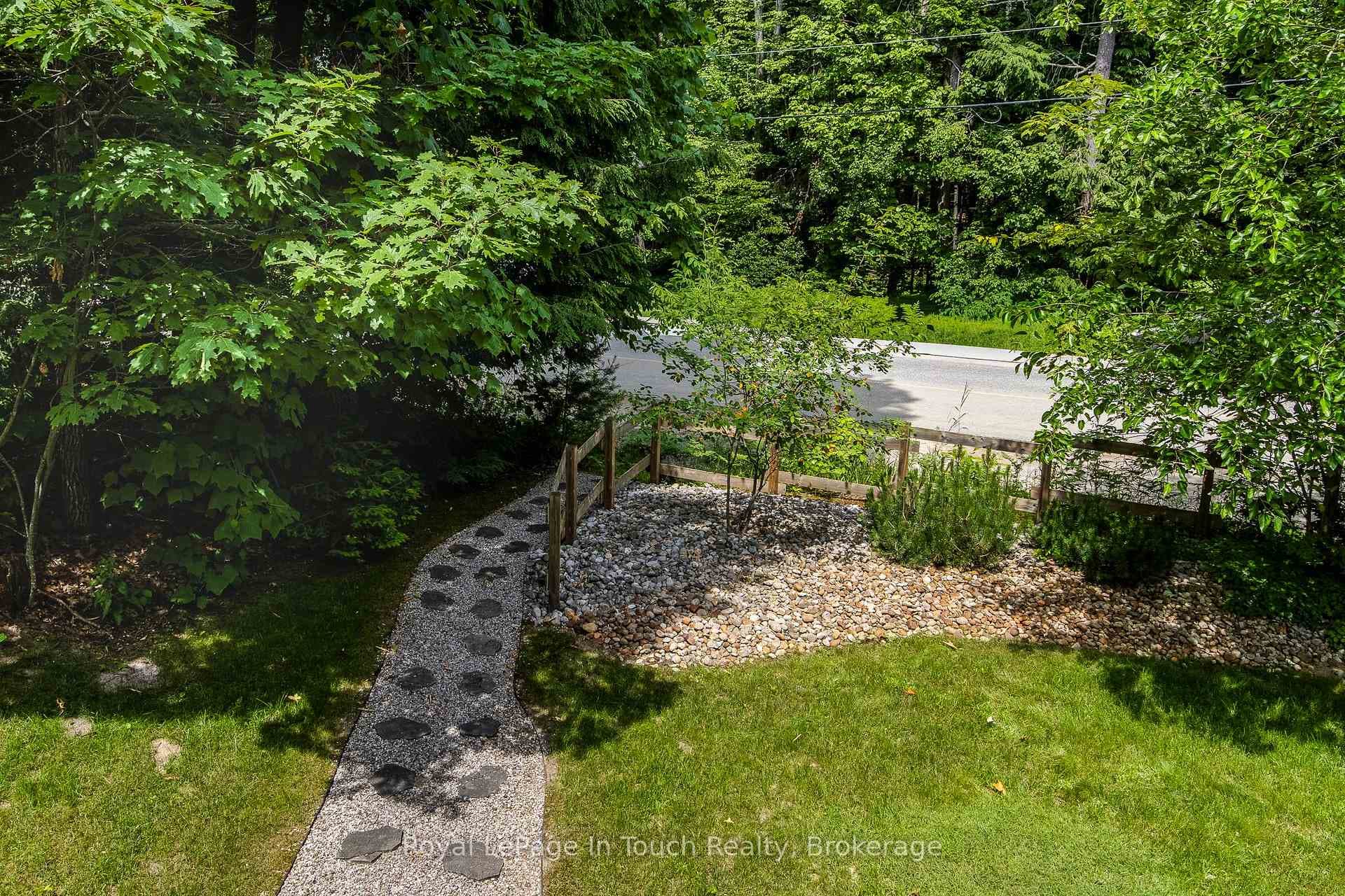 8 Woodward Drive photo 11