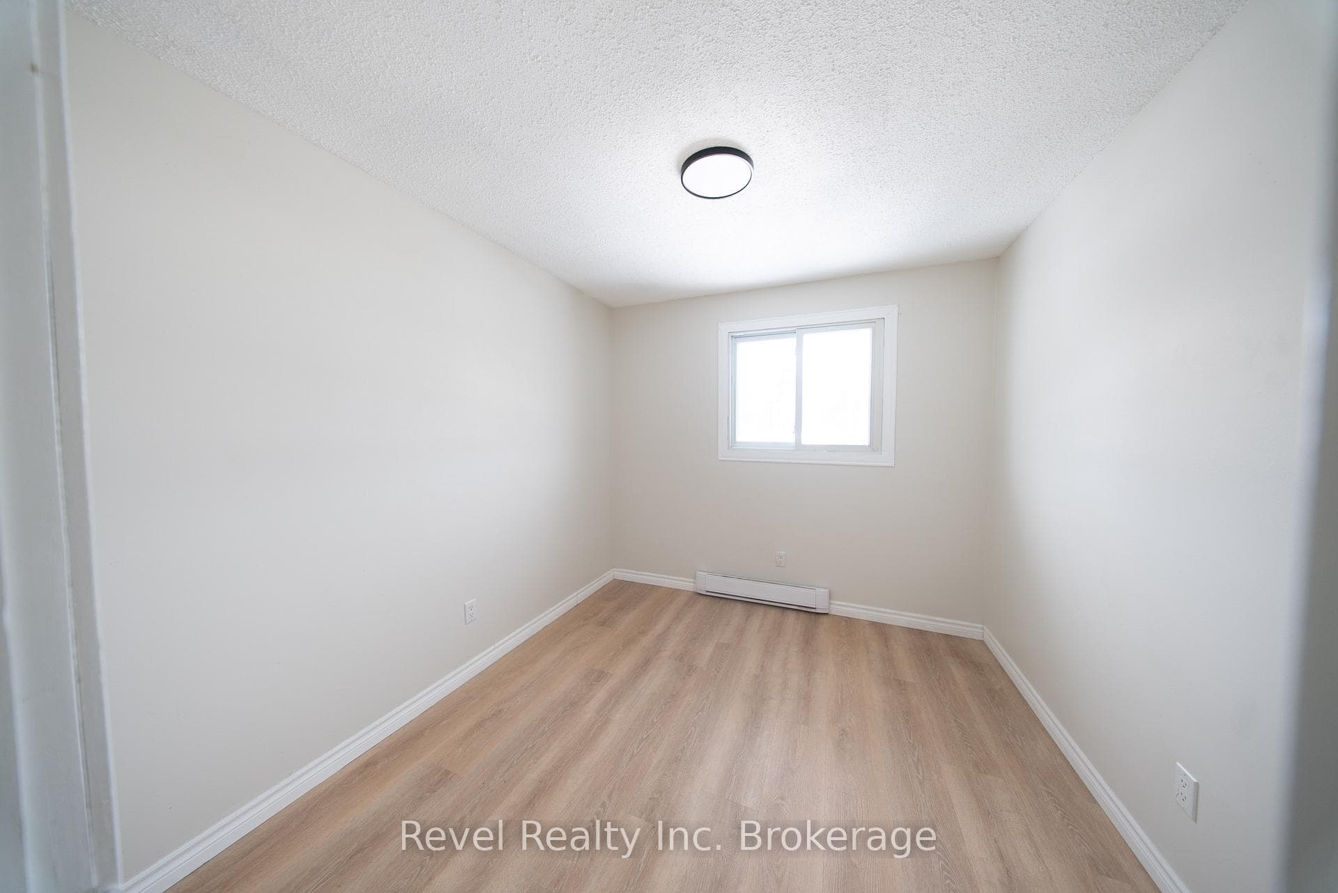 1728 Mckeown Avenue photo 18