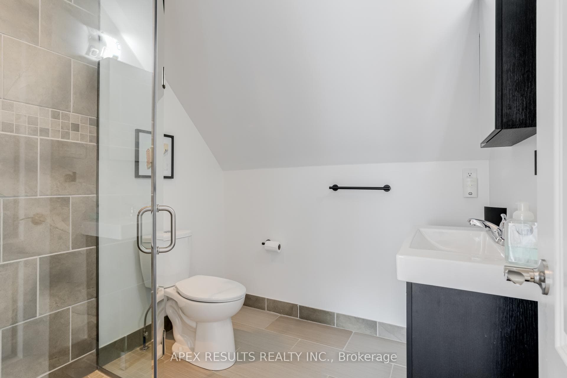 24 ORCHARD Hill photo 24
