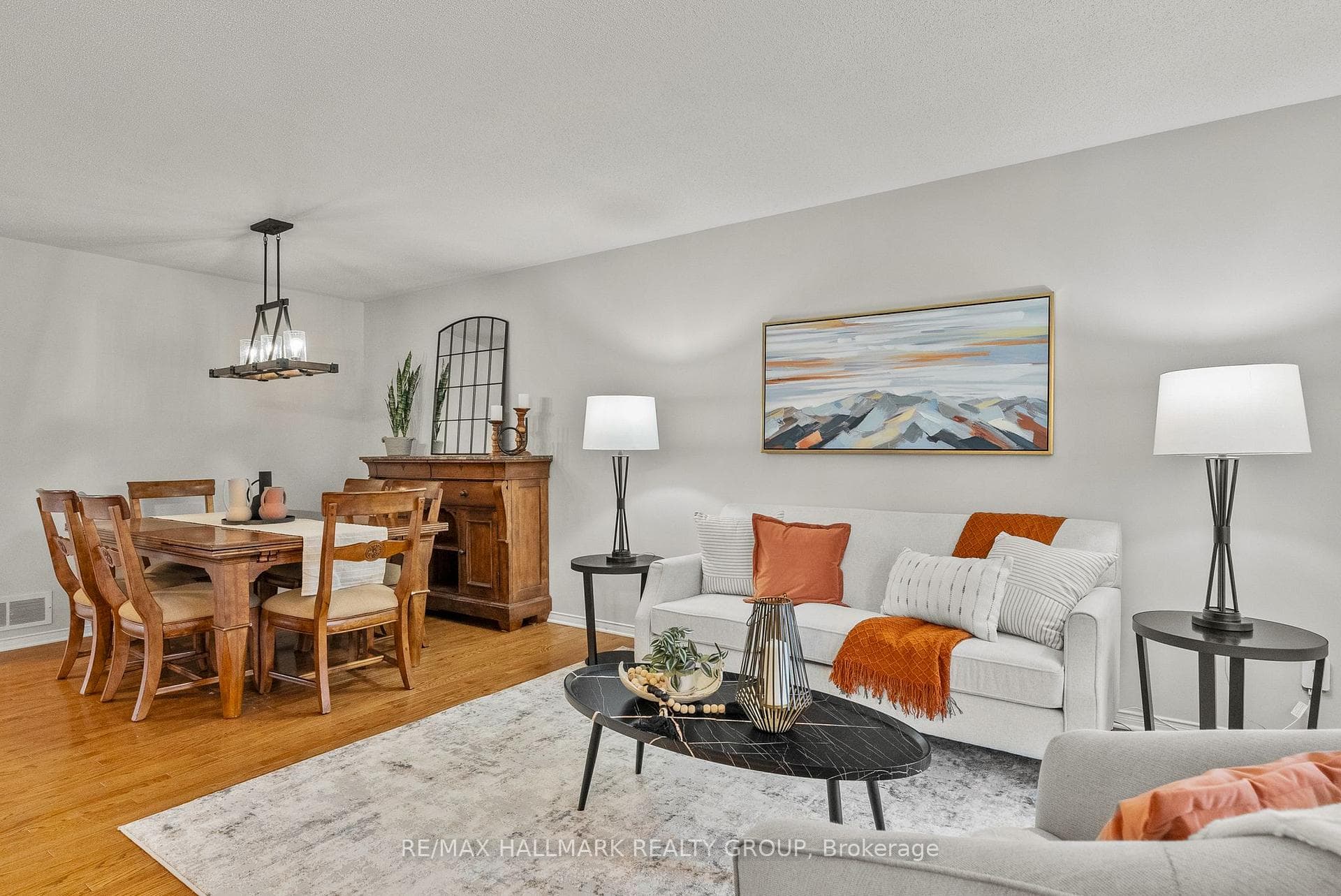 Living Room / Dining Room
