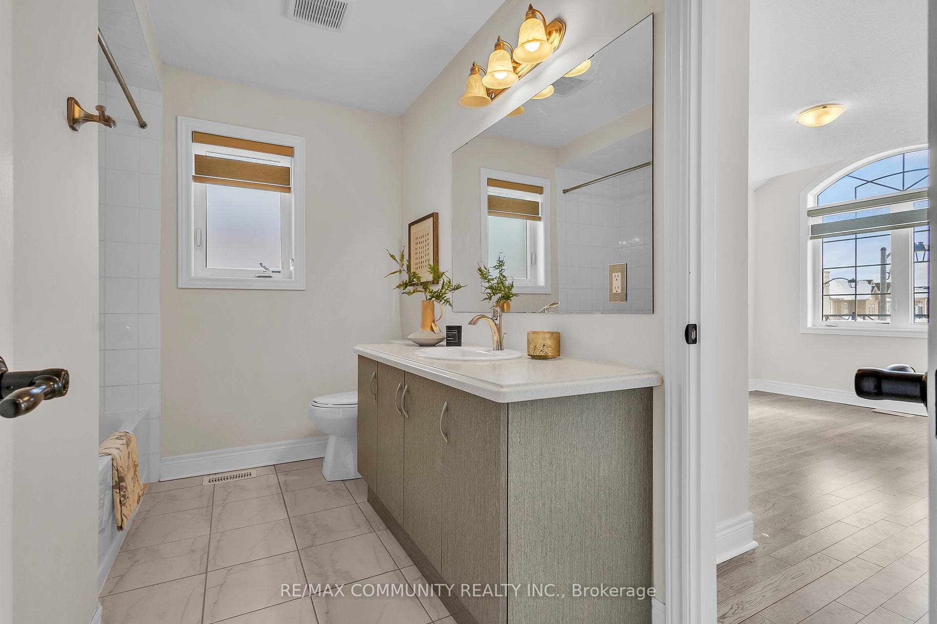18 Walworth Street photo 40