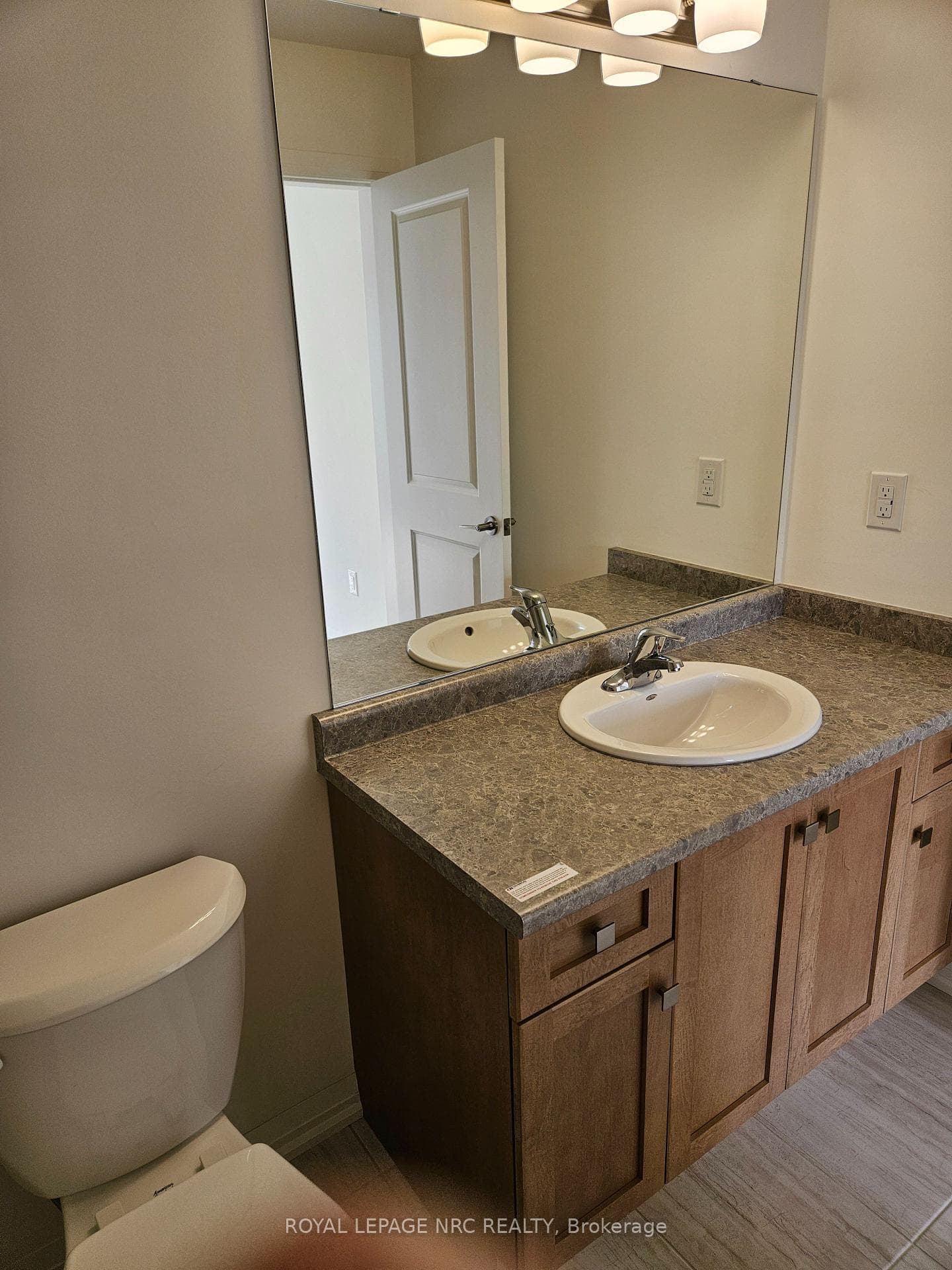 50 Samuel Avenue photo 23